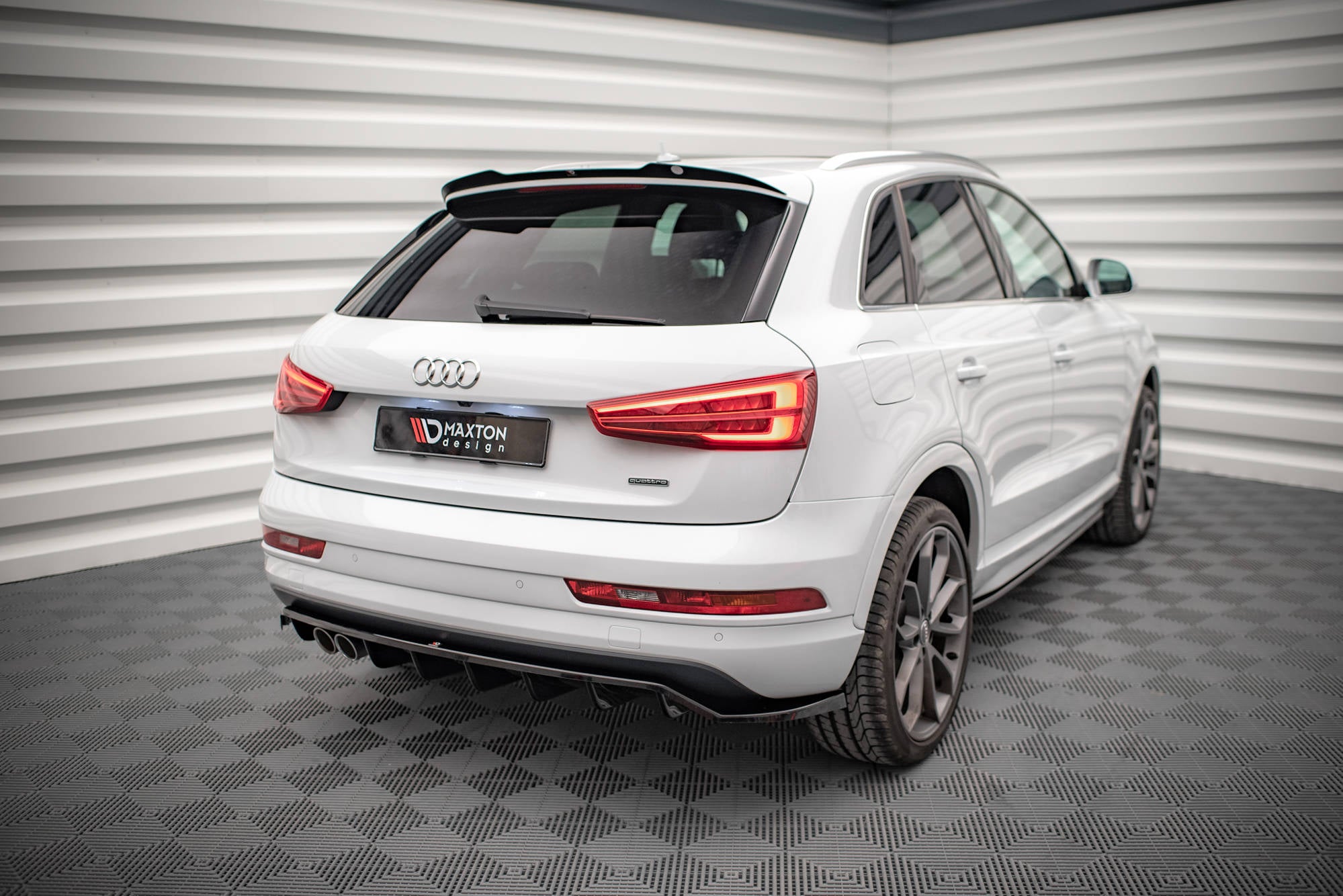 Maxton Design Spoiler CAP passend für Audi Q3 Sport 8U Facelift / S-Line 8U schwarz Hochglanz