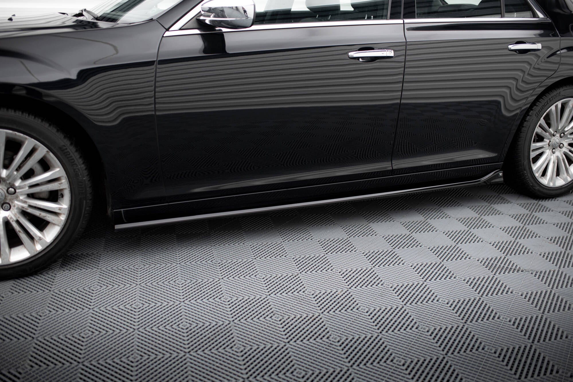 Maxton Design Street+ Seitenschweller Leisten passend für Chrysler 300 Mk2 schwarz Hochglanz