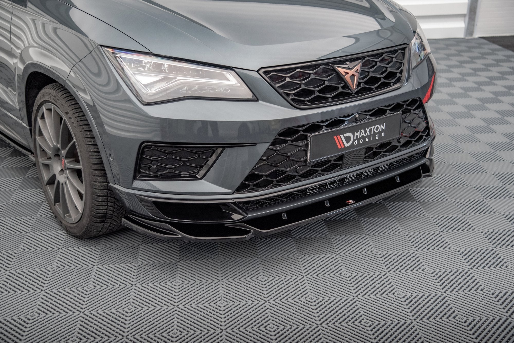 Maxton Design Street+ Spoilerlippe Front Ansatz V.2 passend für Cupra Ateca Mk1 schwarz Hochglanz