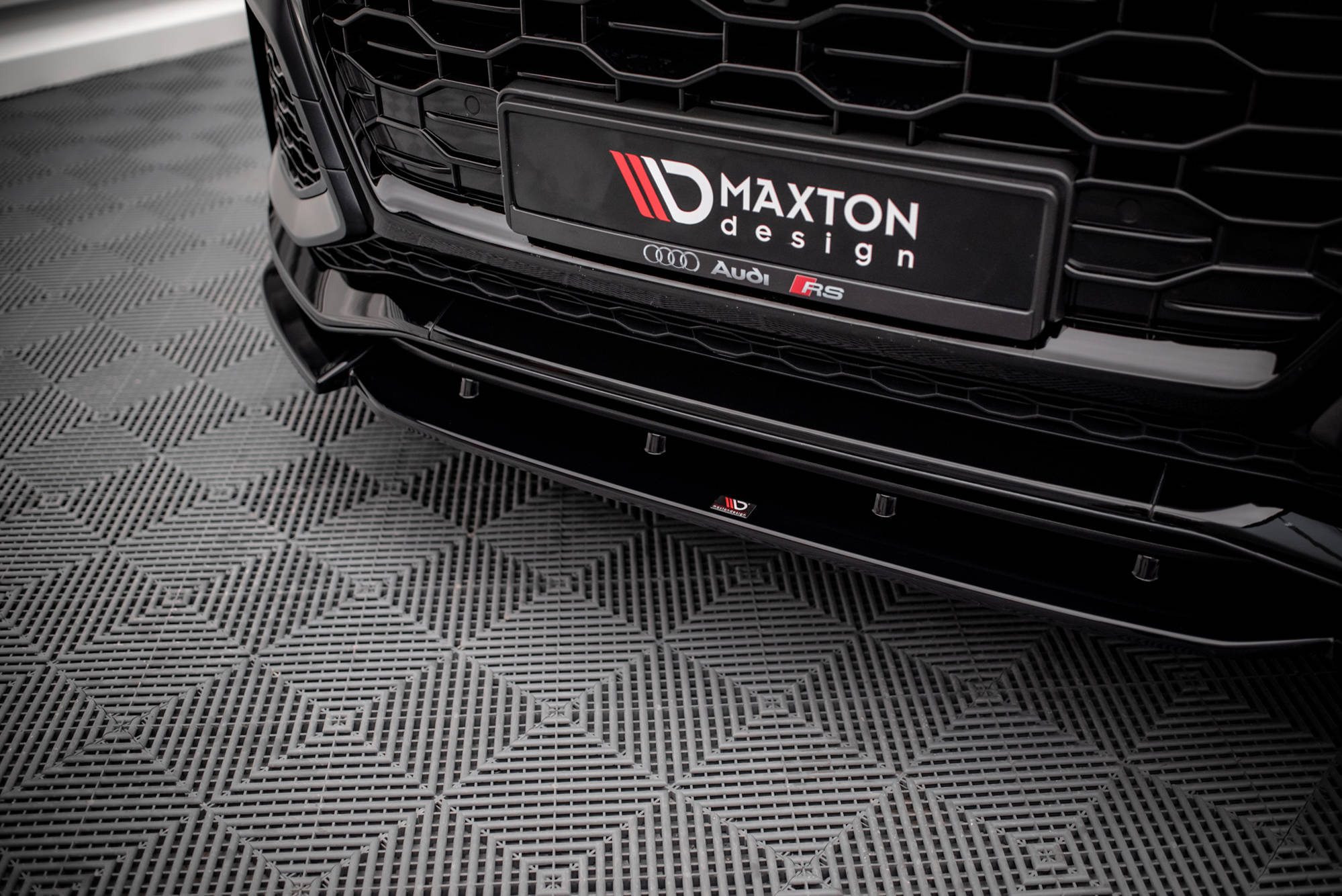 Maxton Design Street+ Spoilerlippe Front Ansatz V.1 passend für Audi RSQ8 Mk1 schwarz Hochglanz