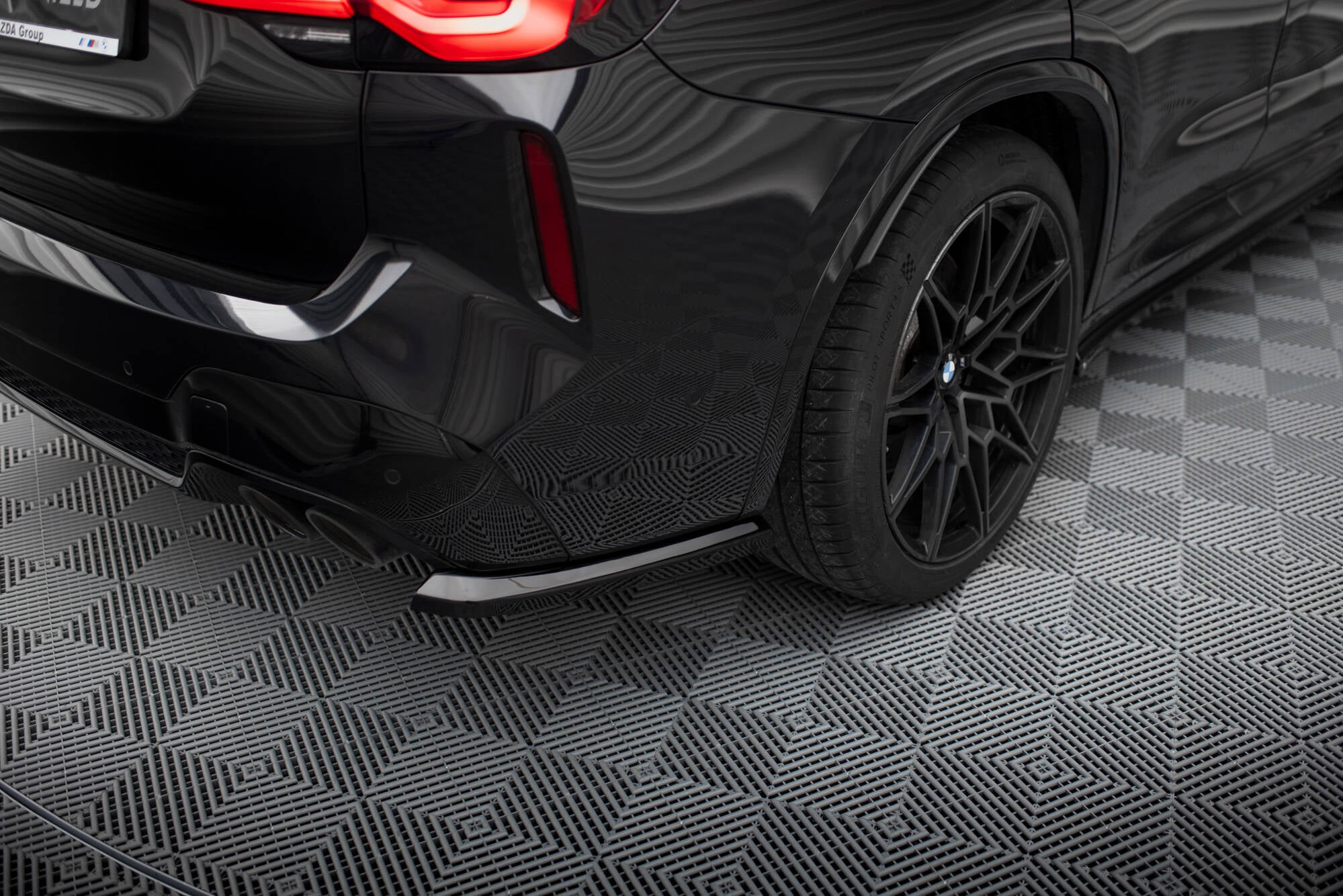 Maxton Design Heck Ansatz Flaps Diffusor V.1 passend für BMW X3 M F97 / F97 Facelift schwarz Hochglanz