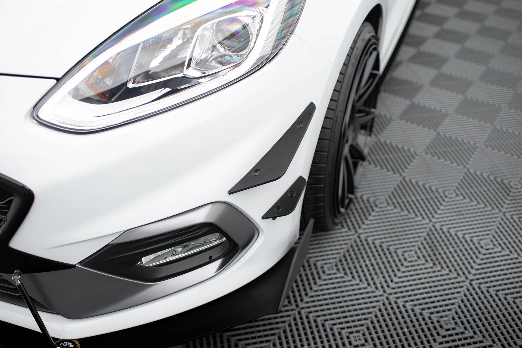 Maxton Design Stoßstangen Flaps Wings vorne Canards passend für Ford Fiesta Mk8 ST/ ST-Line