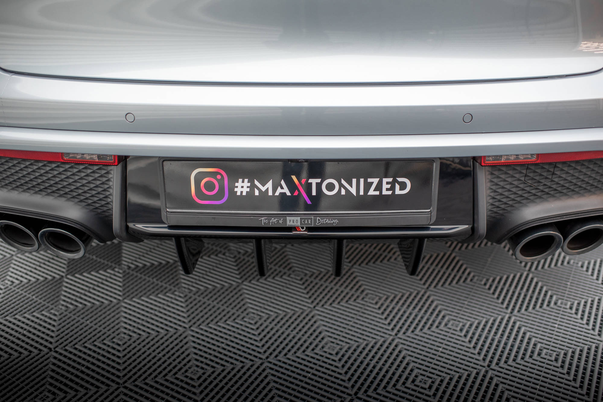 Maxton Design Diffusor Heck Ansatz passend für Porsche Macan Mk1 Facelift 2 schwarz Hochglanz