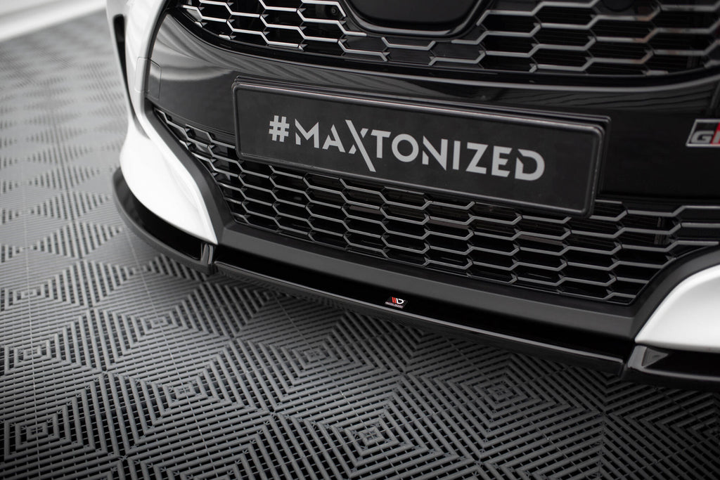 Maxton Design Street+ Spoilerlippe Front Ansatz V.3 passend für Toyota Yaris Mk4 schwarz Hochglanz