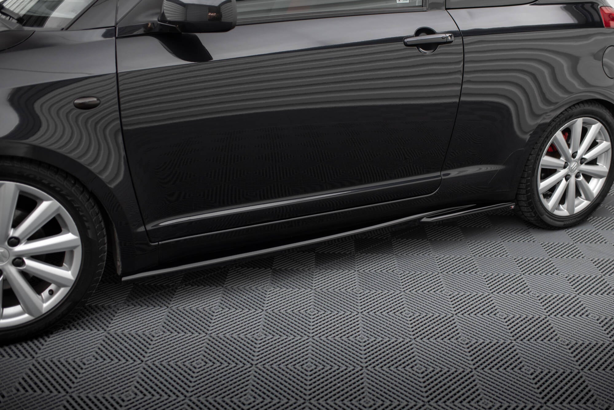 Maxton Design Street+ Seitenschweller Leisten passend für Suzuki Swift Sport Mk4 schwarz Hochglanz