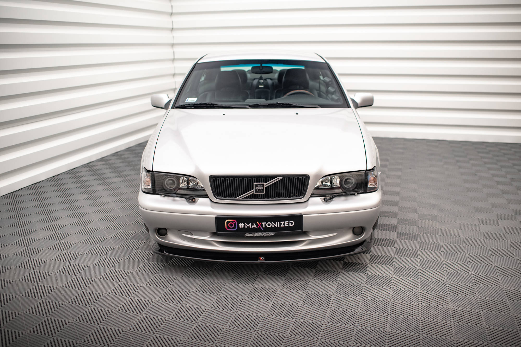 Maxton Design Street+ Spoilerlippe Front Ansatz V.1 passend für Volvo C70 Mk1 schwarz Hochglanz