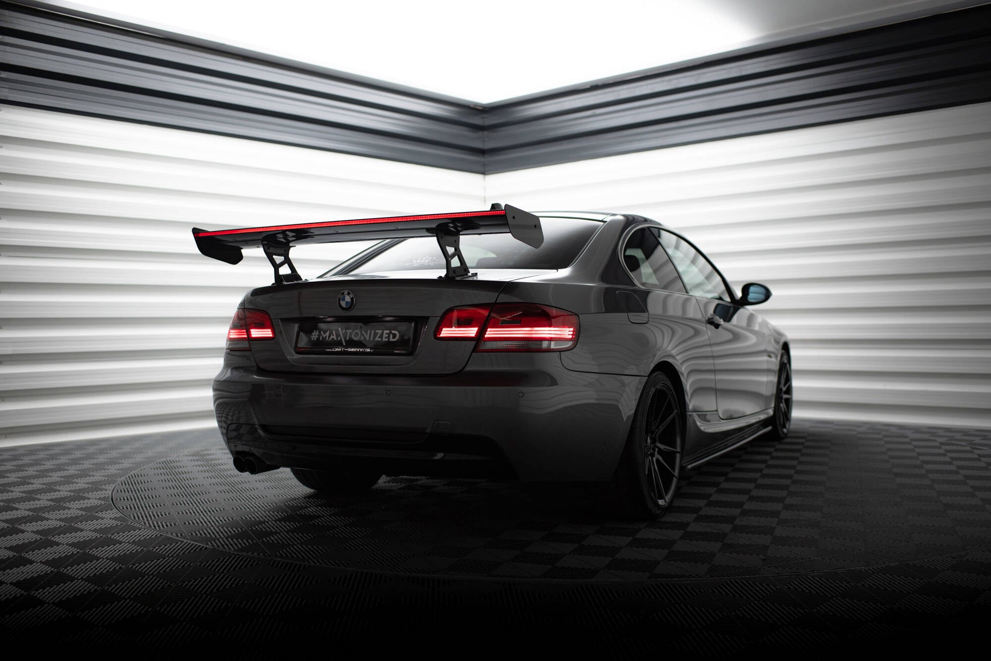 Maxton Design Carbon Spoiler With Internal Brackets Uprights + LED BMW 3er / M3 Coupe E92 für BMW 3er E92