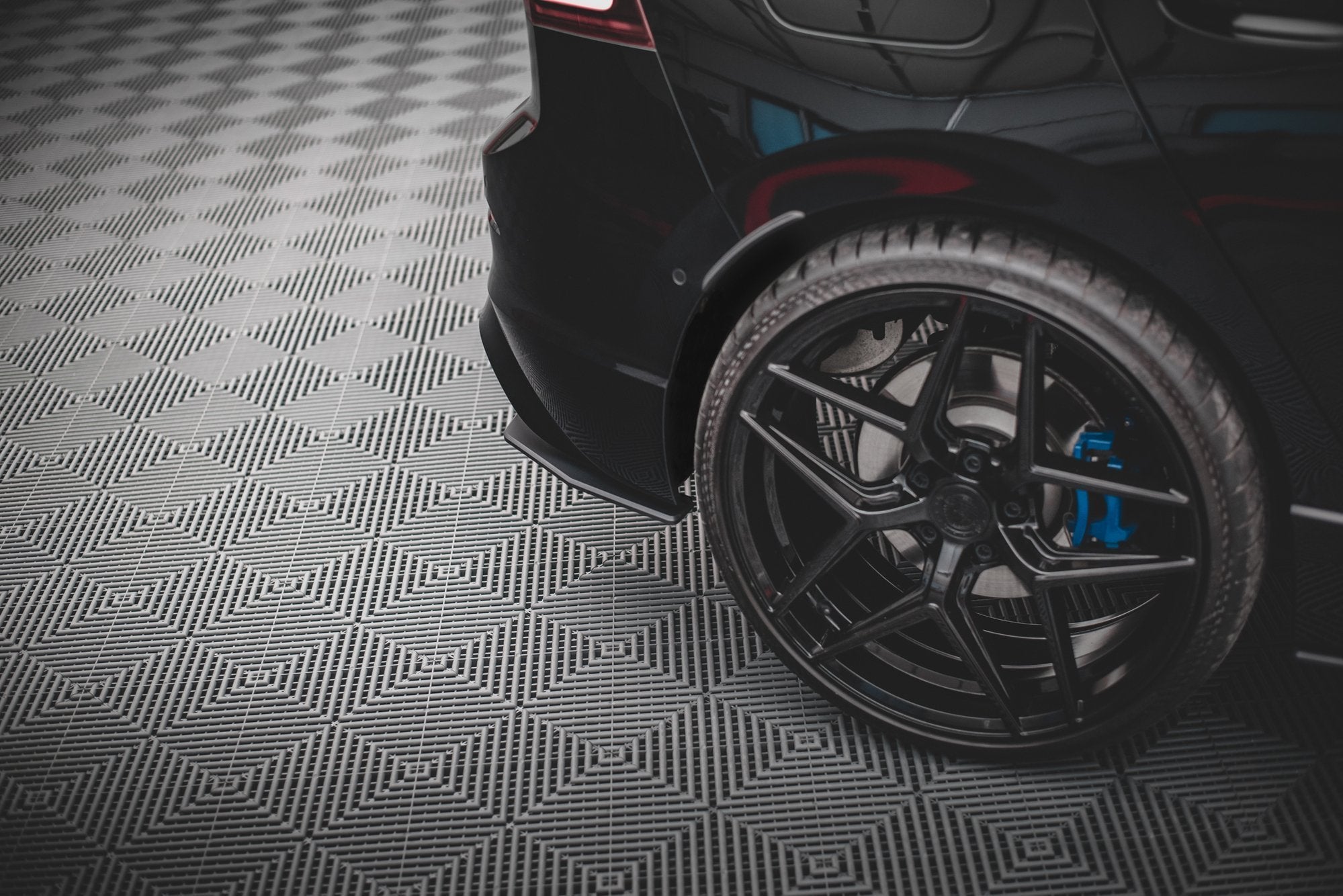 Maxton Design Street Pro Heck Ansatz Flaps Diffusor V.1 passend für VW Golf R Hatchback Mk8 / Mk8 Facelift