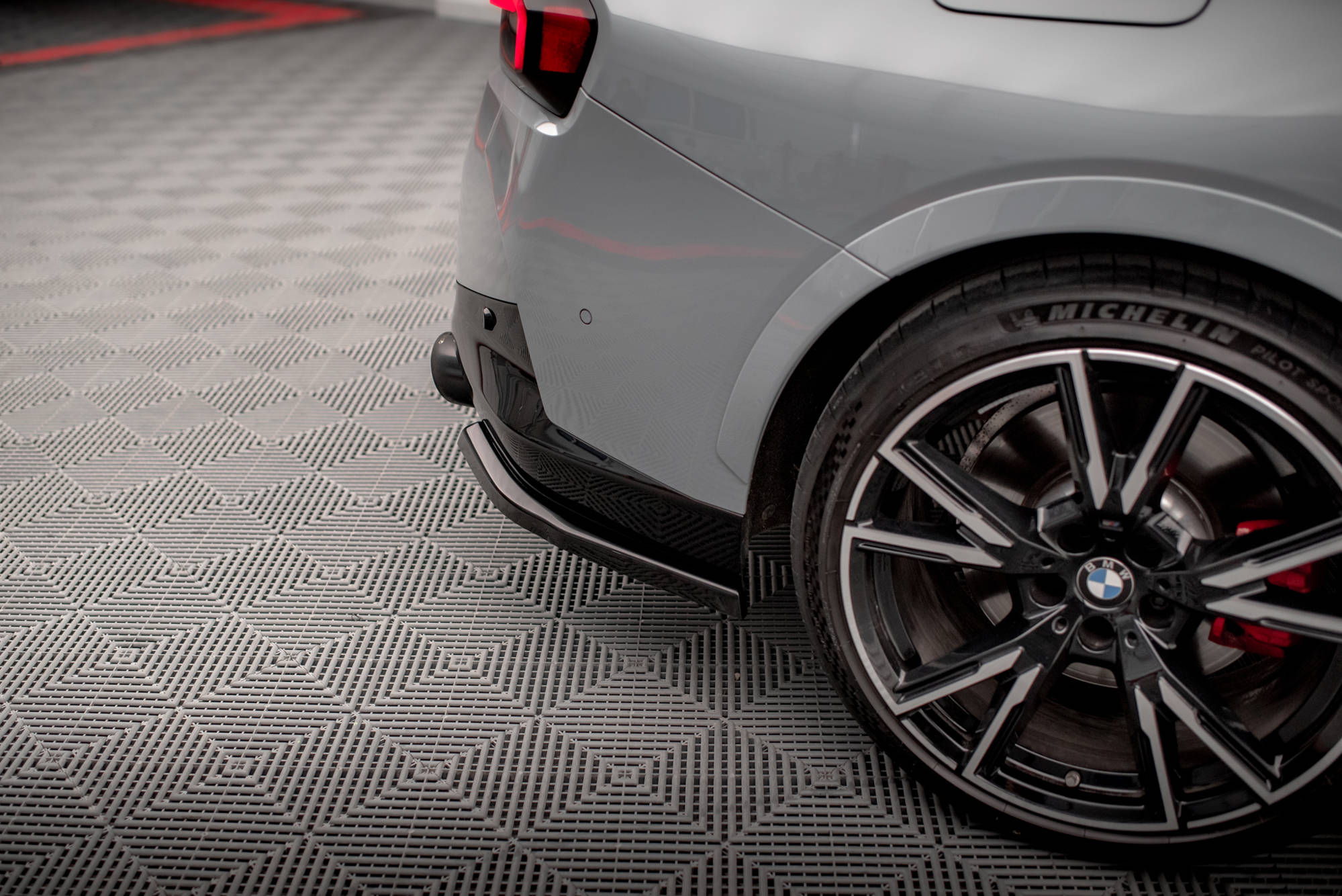 Maxton Design Heck Ansatz Flaps Diffusor V.2 passend für BMW 2 Coupe M240i G42 schwarz Hochglanz