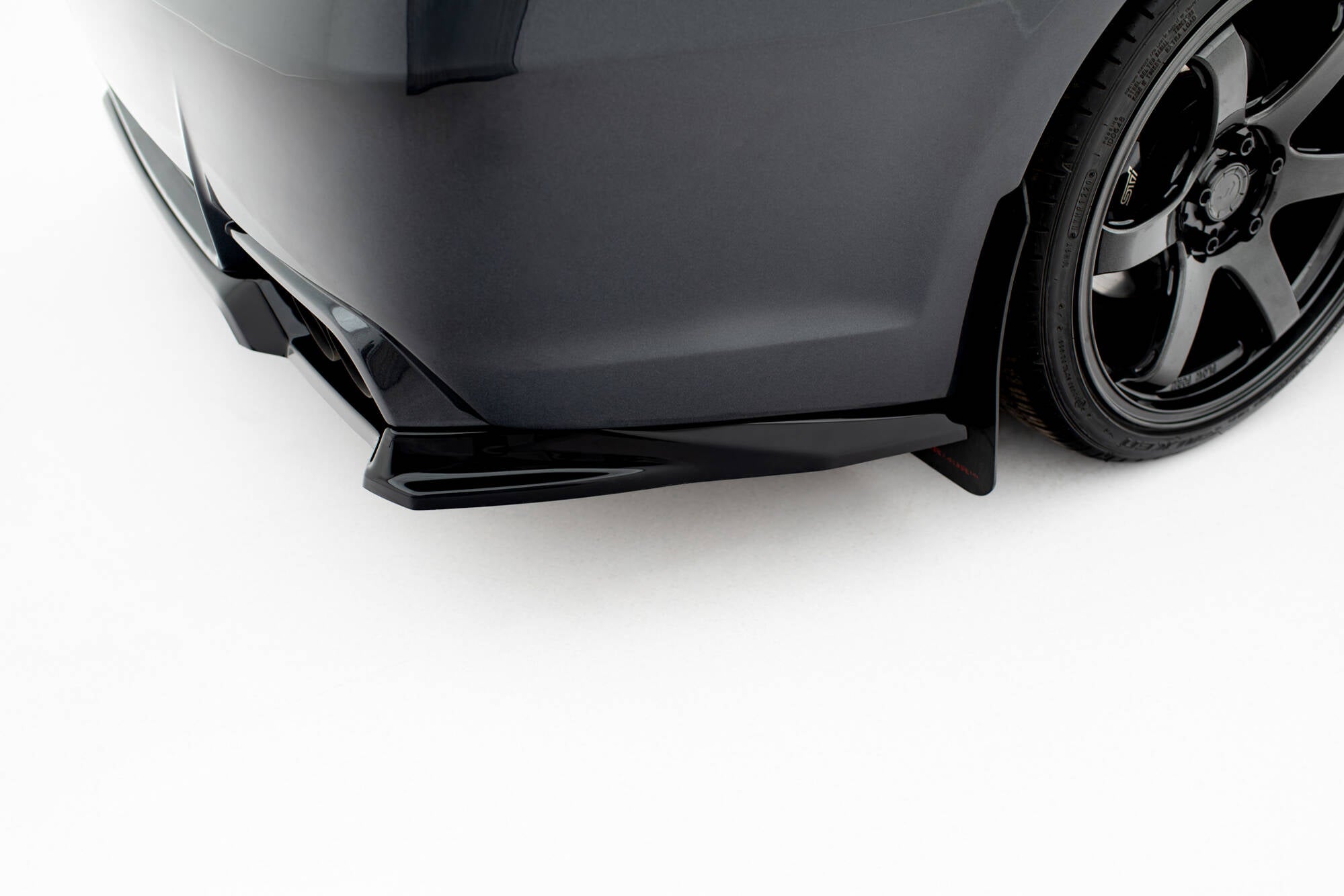 Maxton Design Street+ Mittlerer Diffusor RACE passend für Subaru Impreza WRX STI Mk3 Facelift schwarz Hochglanz