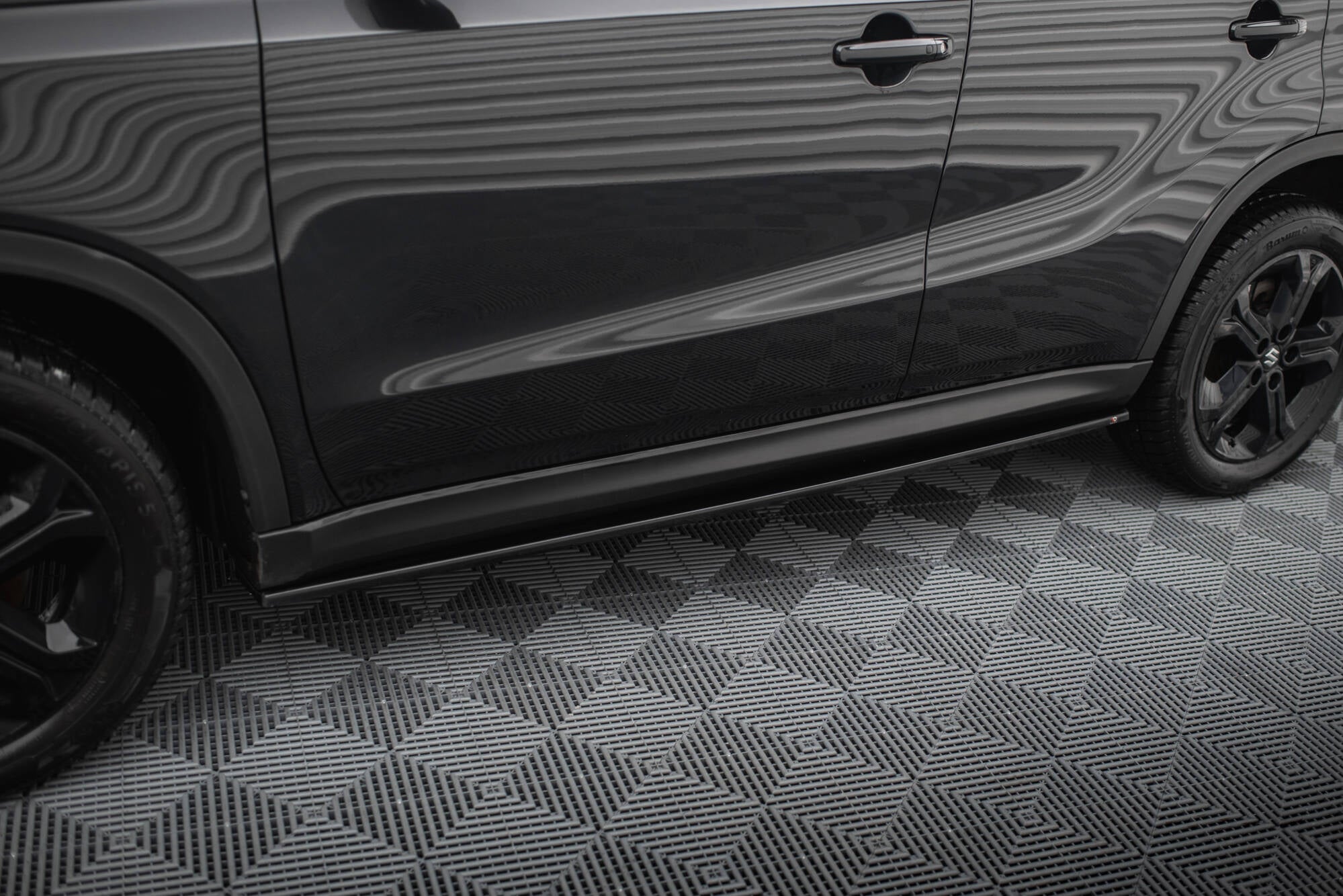 Maxton Design Street+ Seitenschweller Leisten passend für Suzuki Vitara S Mk2 schwarz Hochglanz