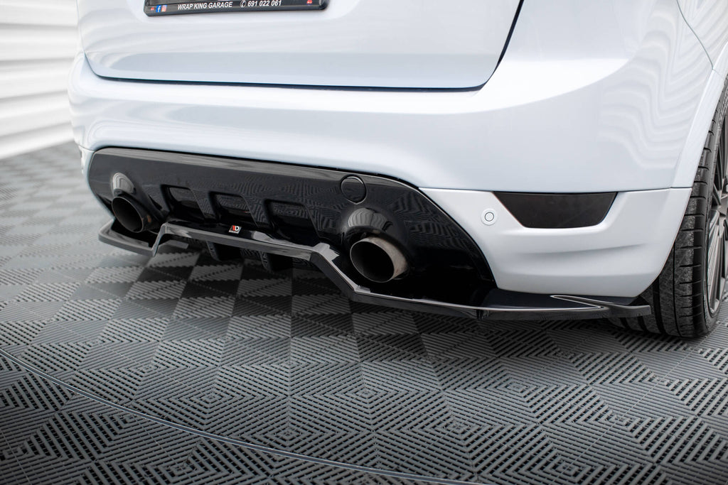 Maxton Design Street+ Mittlerer Diffusor RACE passend für Ford Kuga ST Mk1 schwarz Hochglanz