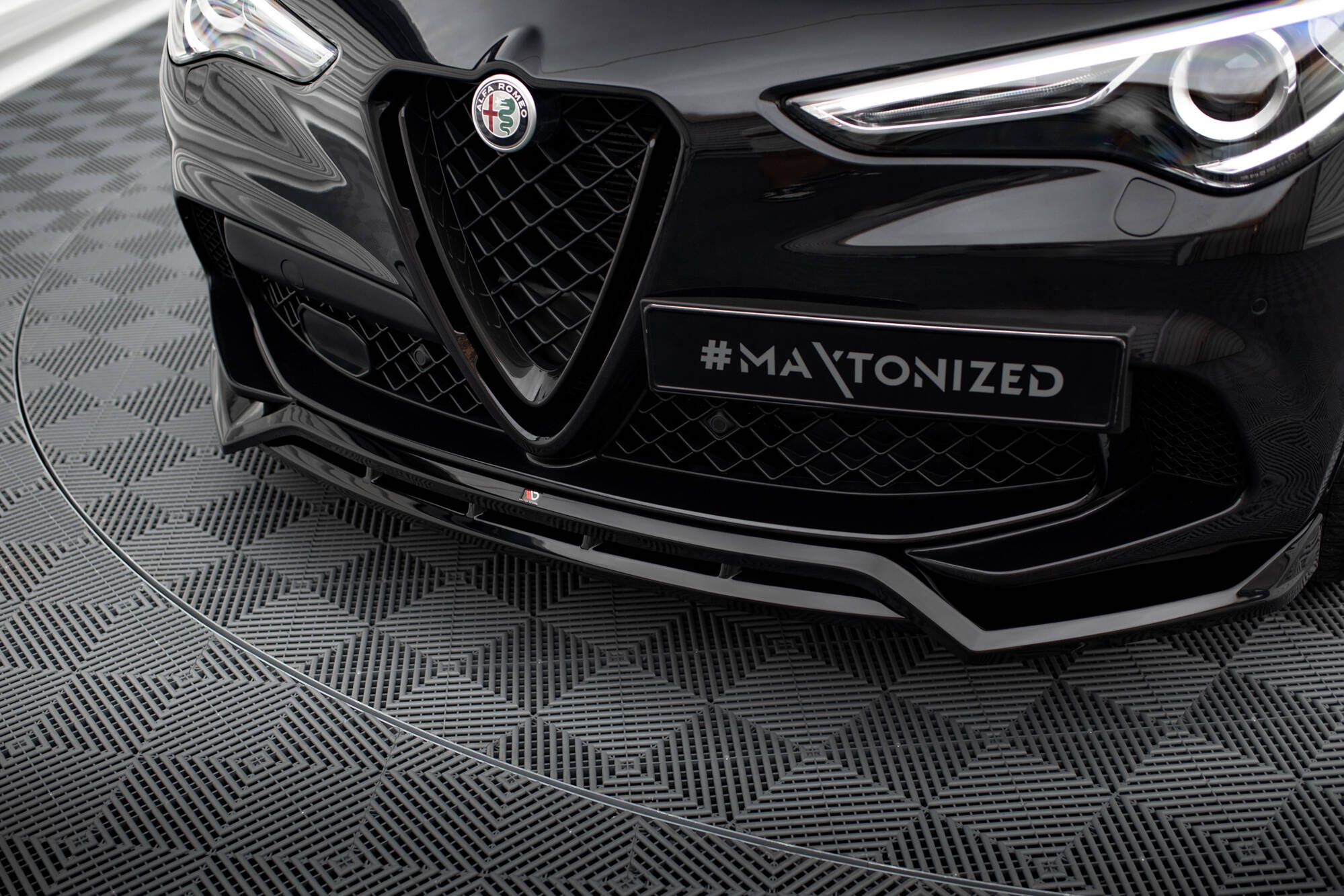 Maxton Design Street+ Spoilerlippe Front Ansatz passend für Alfa Romeo Stelvio Quadrifoglio Mk1 schwarz Hochglanz