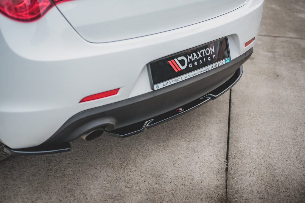 Maxton Design Heck Ansatz Flaps Diffusor V.1 für Alfa Romeo Giulietta Carbon Look