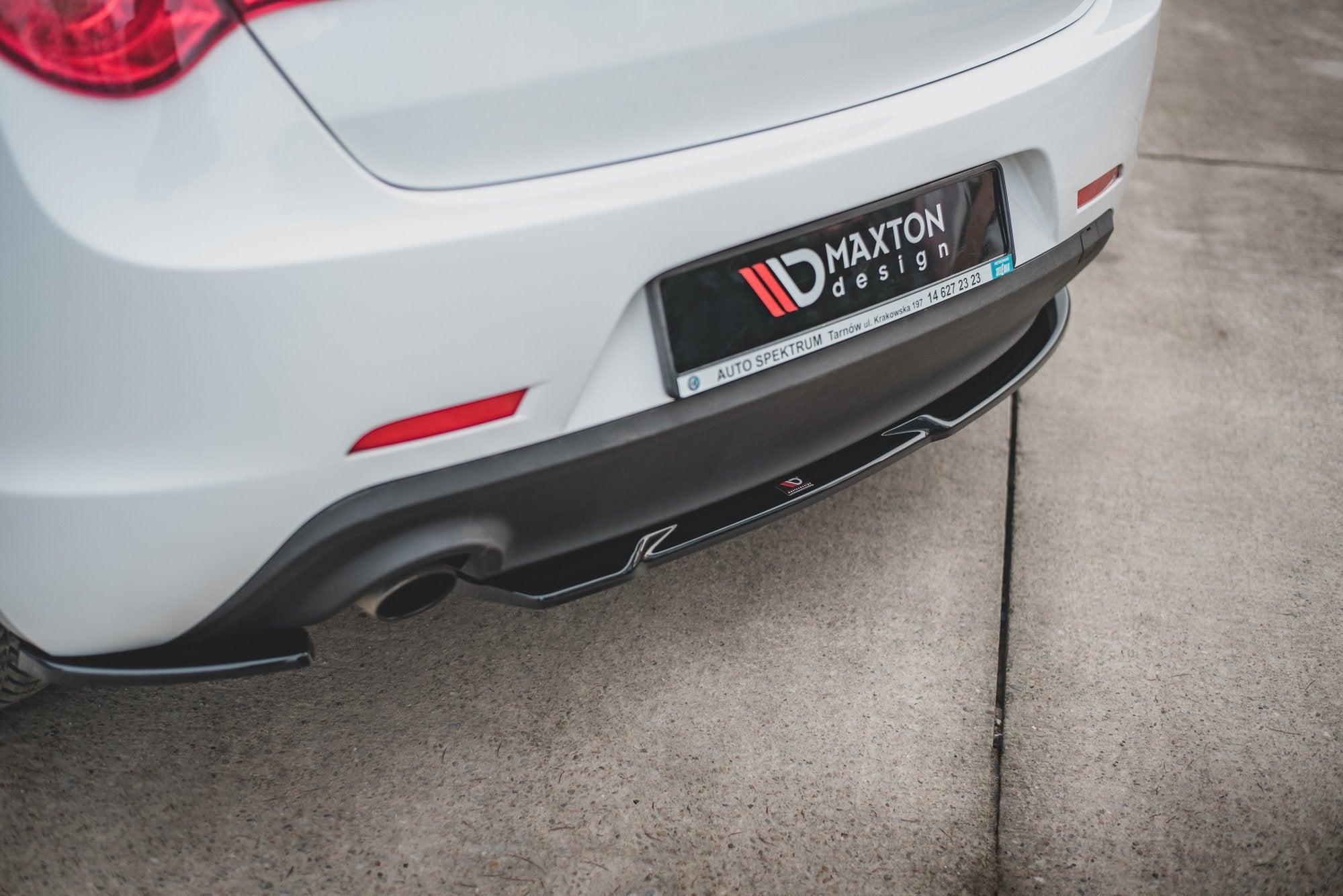 Maxton Design Heck Ansatz Flaps Diffusor V.1 für Alfa Romeo Giulietta Carbon Look