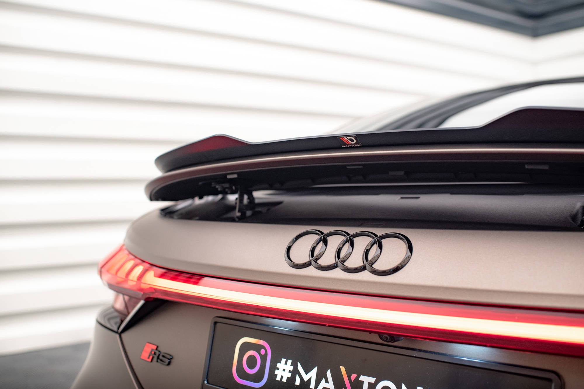 Maxton Design Spoiler CAP passend für Audi e-Tron GT / RS GT RS Mk1 schwarz Hochglanz