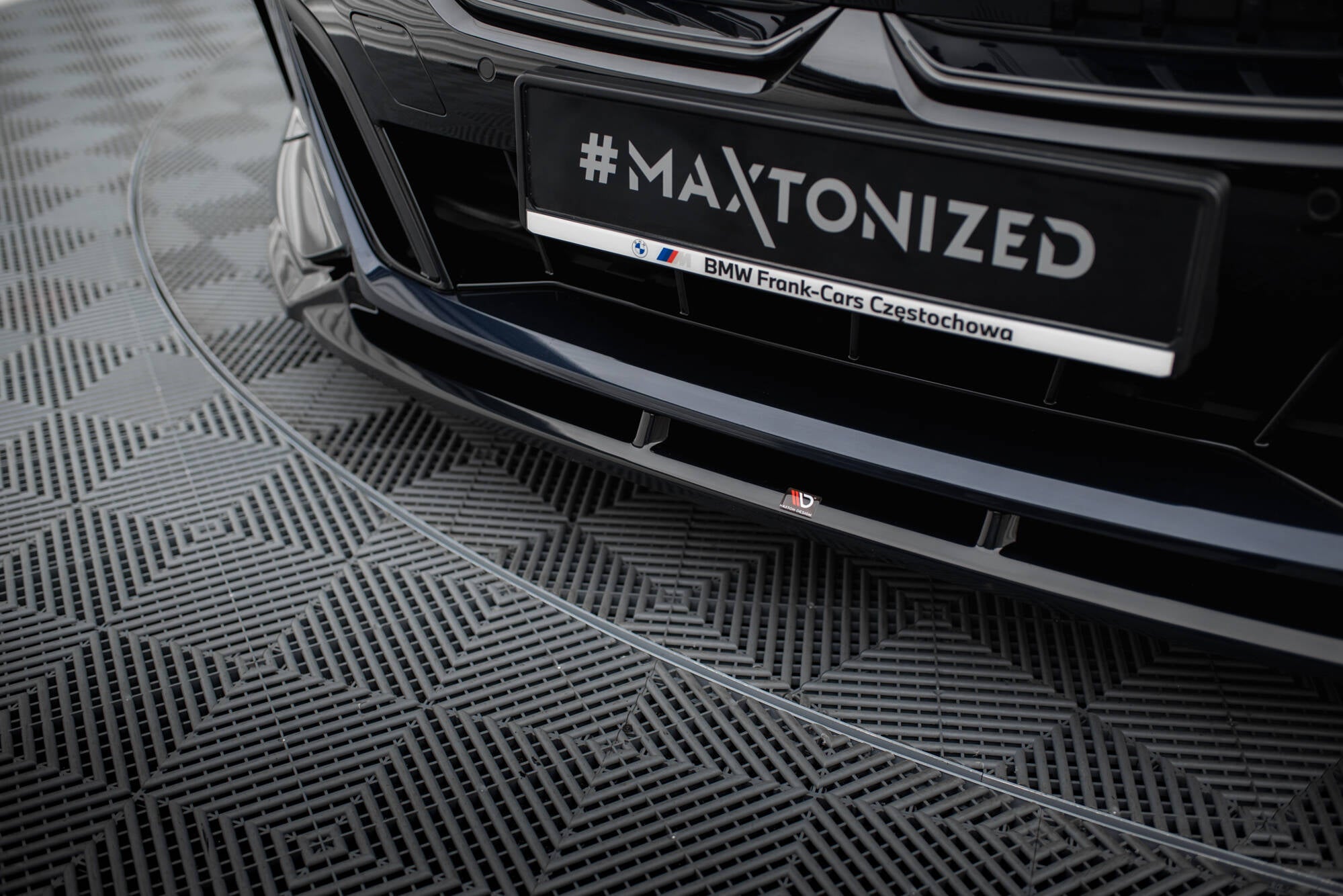Maxton Design Street+ Spoilerlippe Front Ansatz V.1 passend für BMW 5er / i5 M-Paket Limousine / Touring G60 / G61 schwarz Hochglanz