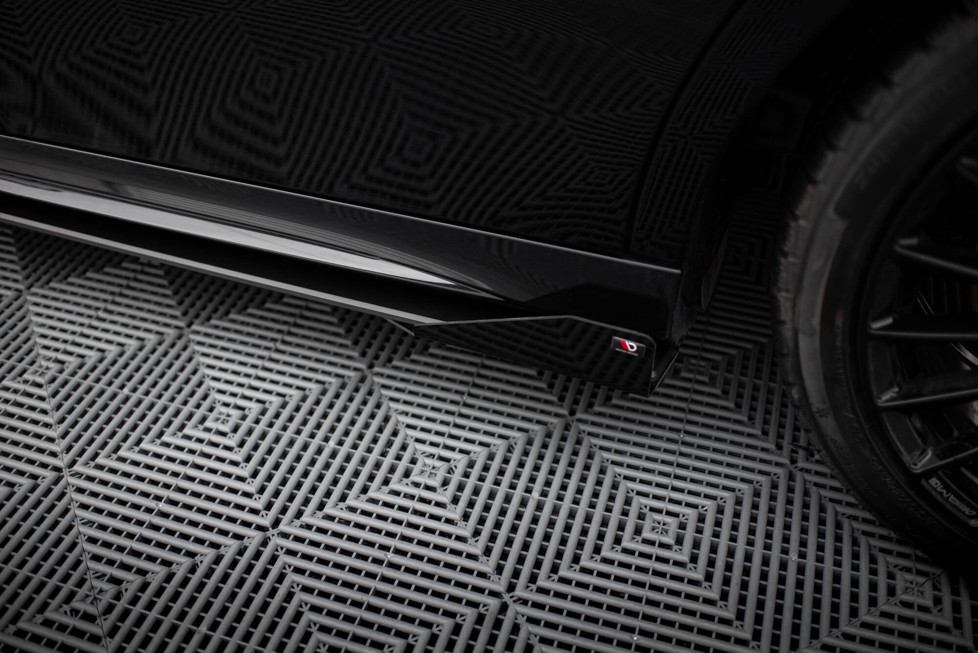 Maxton Design Street Pro Street+ Seitenschweller Leisten + Flaps passend für Mercedes-AMG A35 W177 Facelift schwarz Hochglanz