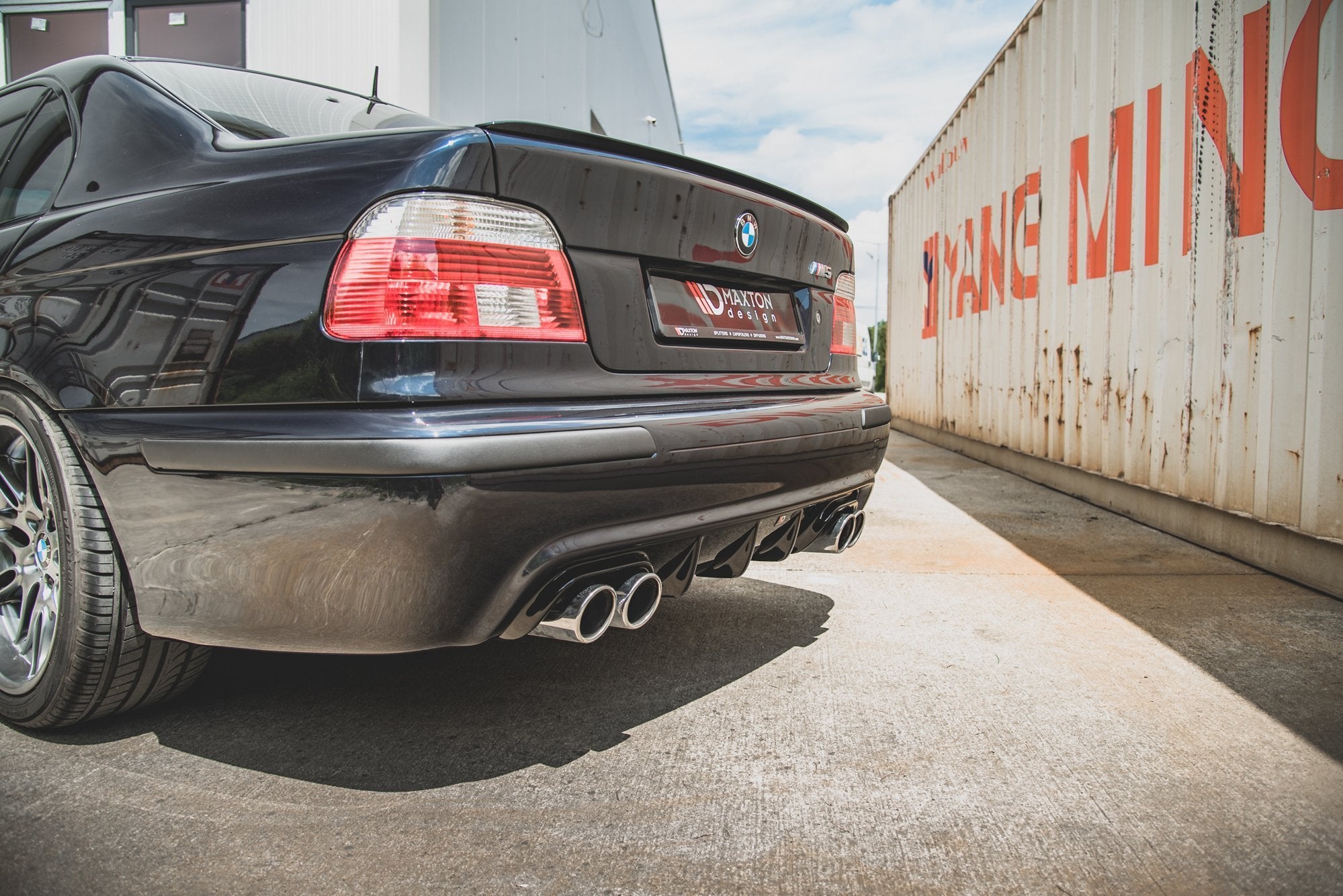 Maxton Design Diffusor Heck Ansatz passend für BMW M5 / 5 M-Paket E39 schwarz Hochglanz