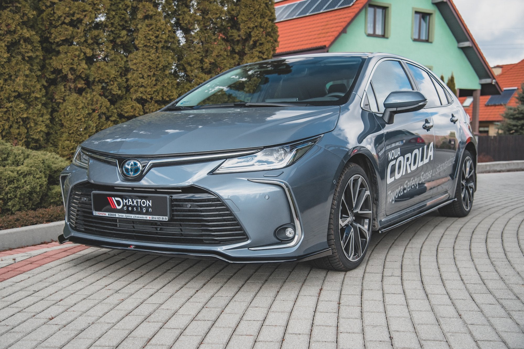 Maxton Design Street+ Spoilerlippe Front Ansatz passend für Toyota Corolla XII Limousine schwarz Hochglanz