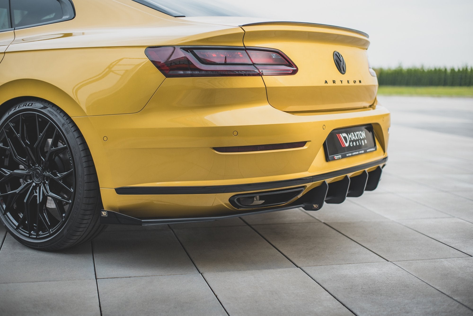 Maxton Design Street Pro Diffusor Heck Ansatz + Flaps passend für VW Arteon R-Line Limousine / Shooting Brake Mk1 schwarz Hochglanz