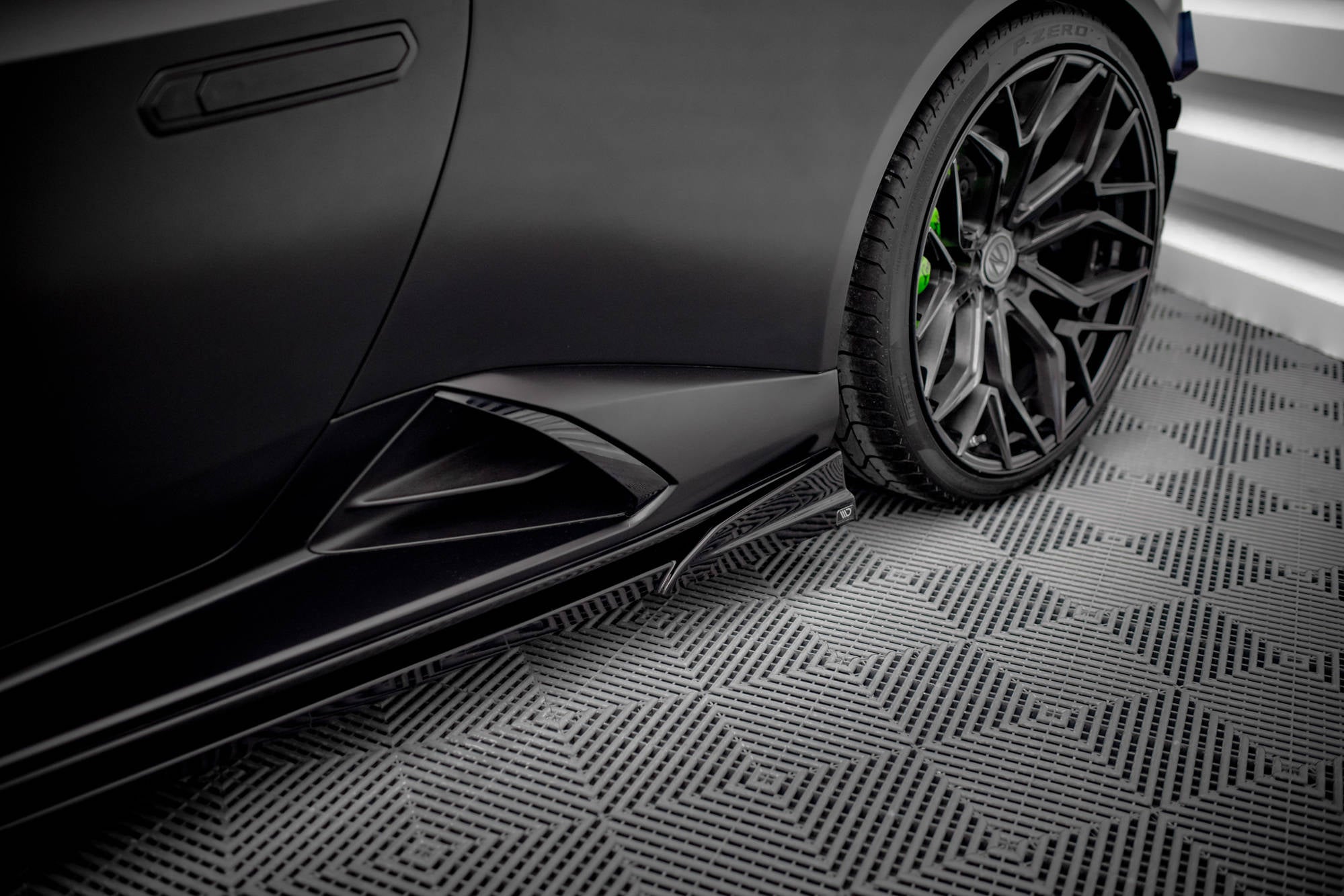 Maxton Design Street+ Seitenschweller Leisten passend für Lamborghini Huracan EVO schwarz Hochglanz