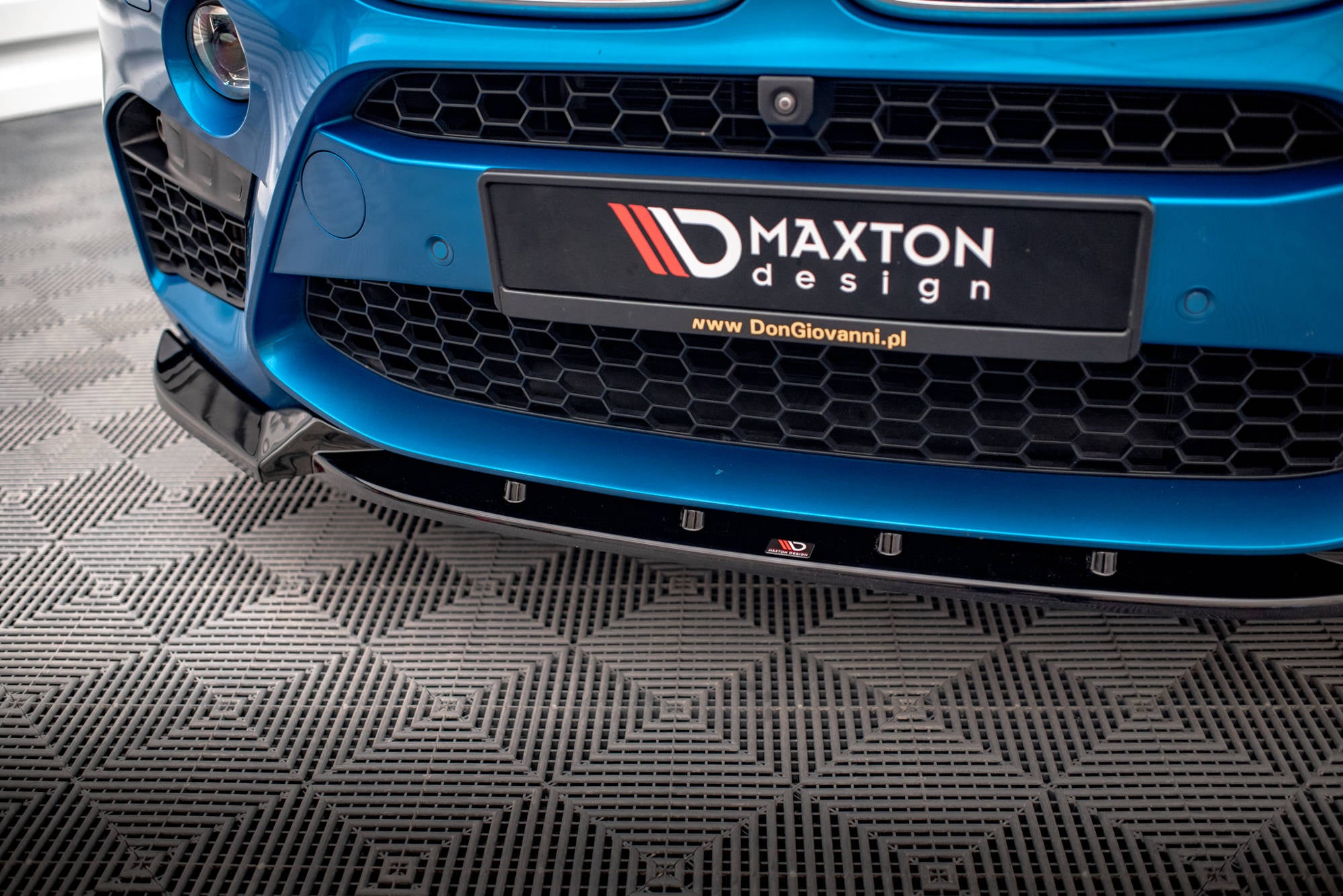 Maxton Design Street+ Spoilerlippe Front Ansatz V.1 passend für BMW X5 M F85 / X6 M F86 schwarz Hochglanz