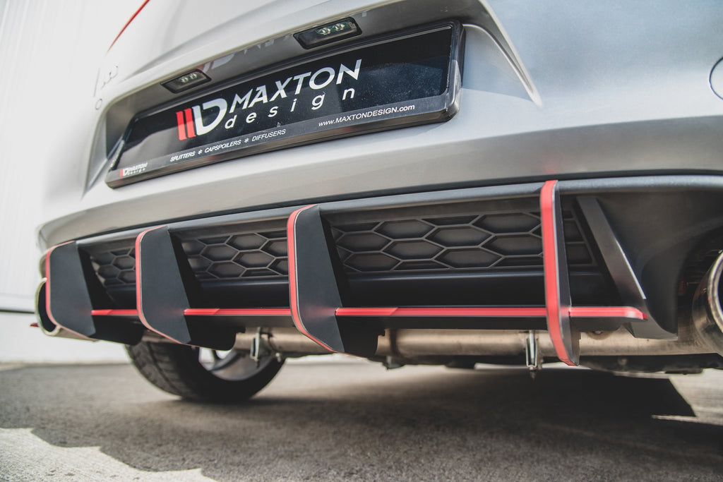 Maxton Design Robuste Racing Heckschürze V.2 passend für VW Golf 7 GTI