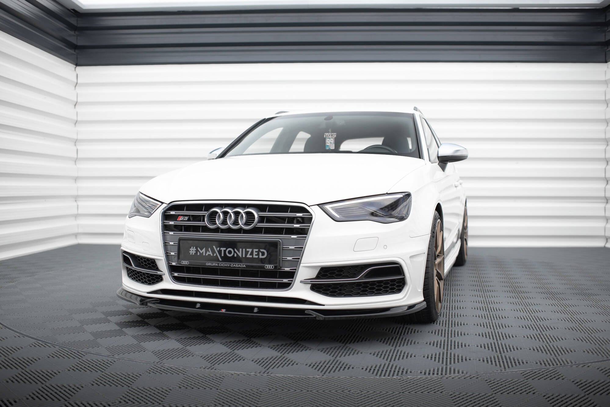 Maxton Design Street+ Spoilerlippe Front Ansatz V.2 passend für Audi S3 / A3 S-Line Sportback / Hatchback 8V schwarz Hochglanz