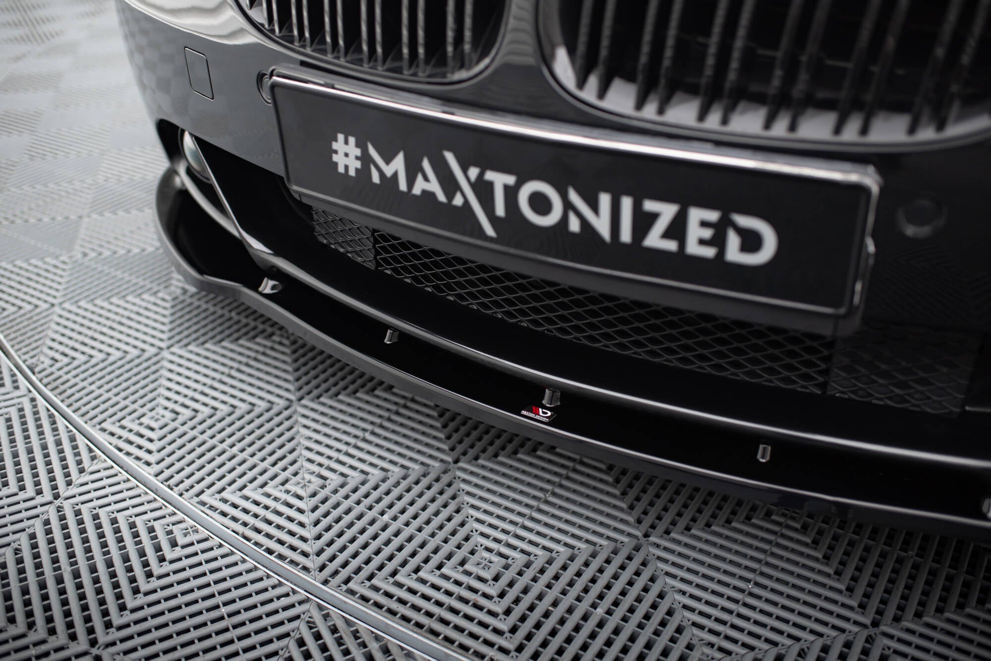 Maxton Design Street+ Spoilerlippe Front Ansatz V.1 passend für BMW 6er Coupe E63 / Cabrio E64 schwarz Hochglanz