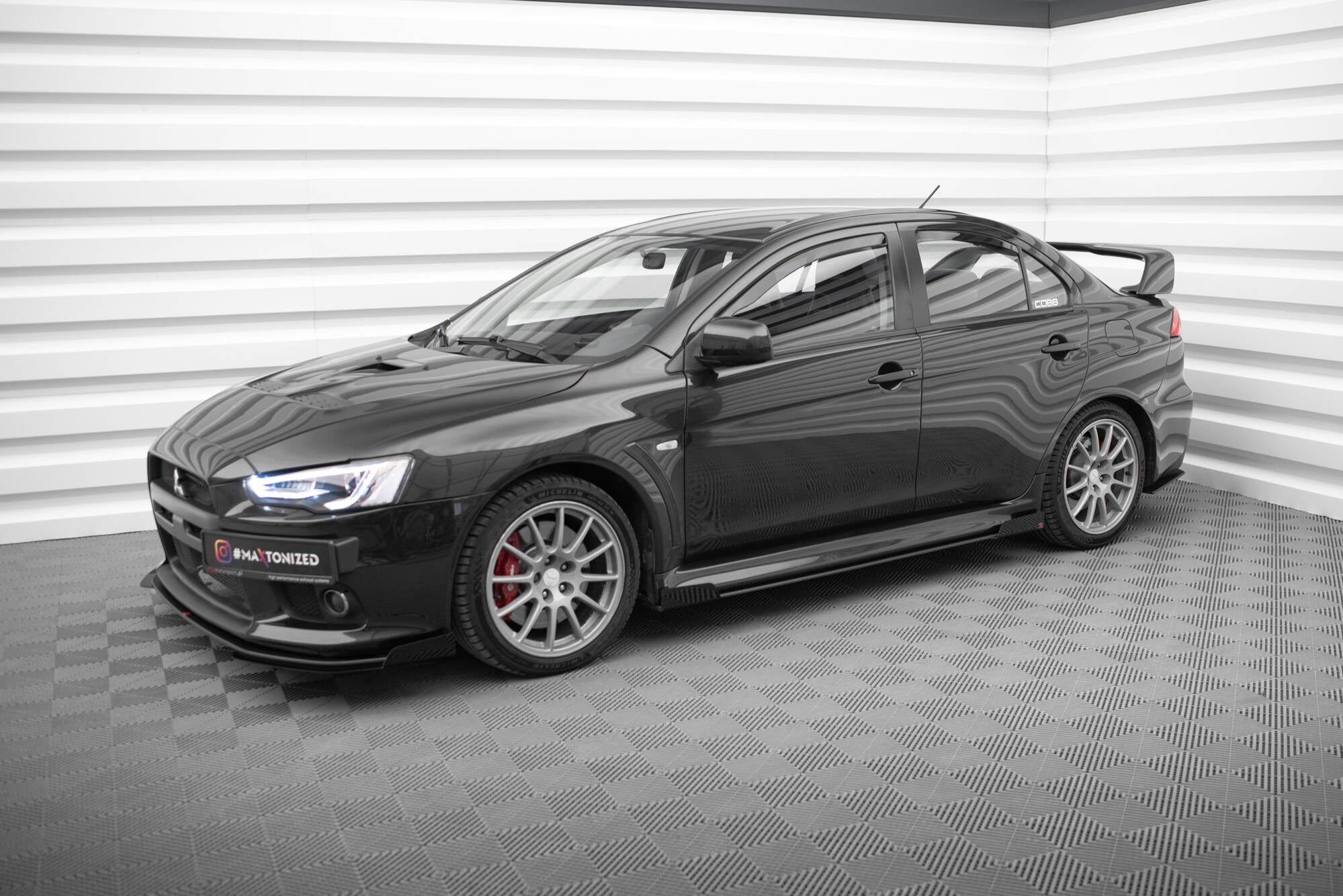 Maxton Design Seitenschweller Flaps passend für Mitsubishi Lancer EVO X schwarz Hochglanz