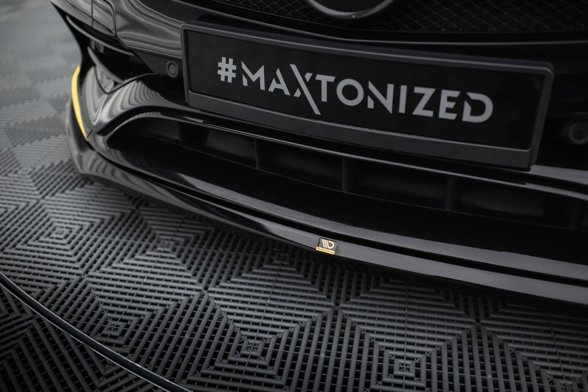 Maxton Design Street+ Spoilerlippe Front Ansatz V.3 passend für Mercedes-AMG CLA 45 Aero C117 Facelift schwarz Hochglanz