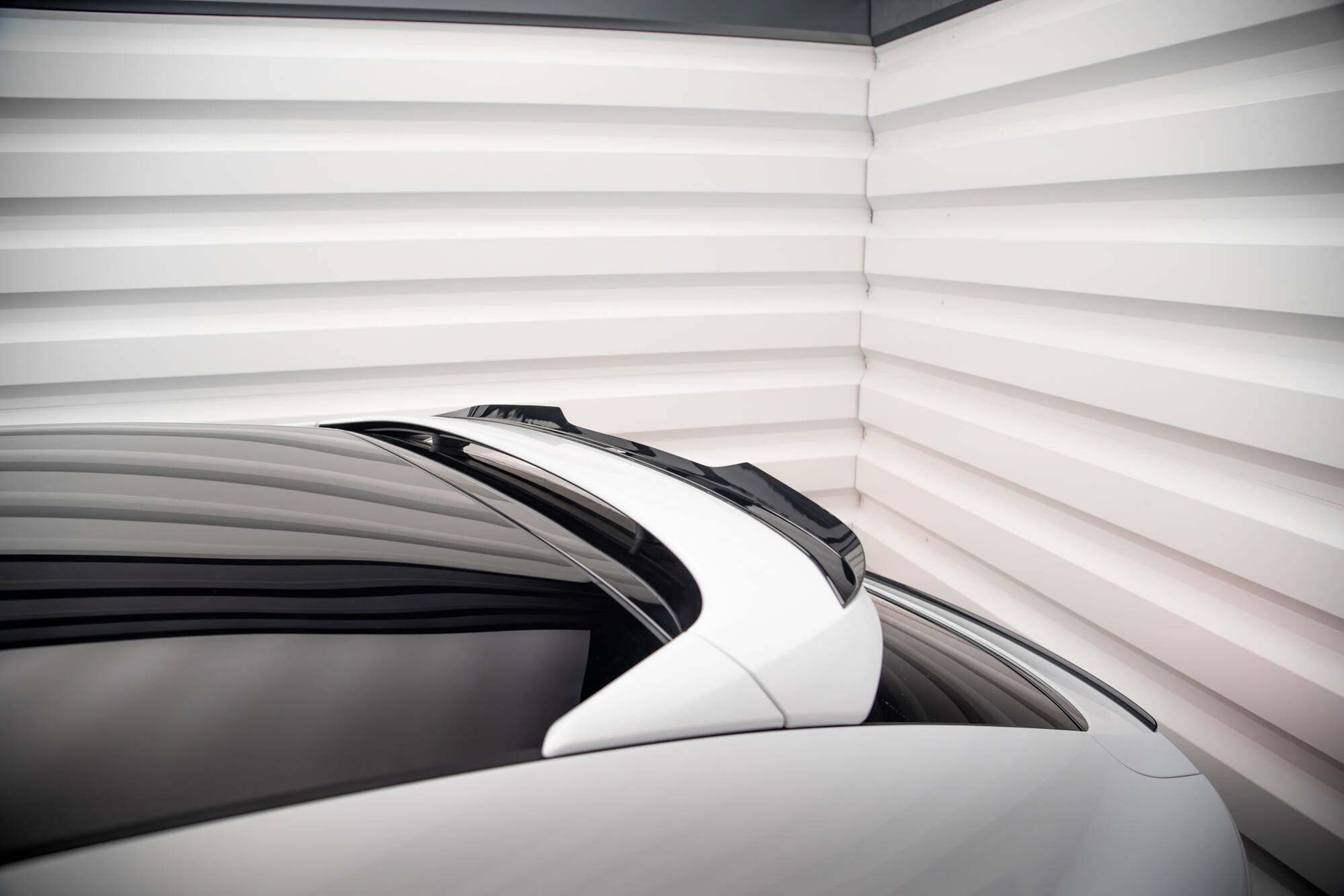 Maxton Design Spoiler CAP passend für Porsche Cayenne Coupe Mk3 schwarz Hochglanz