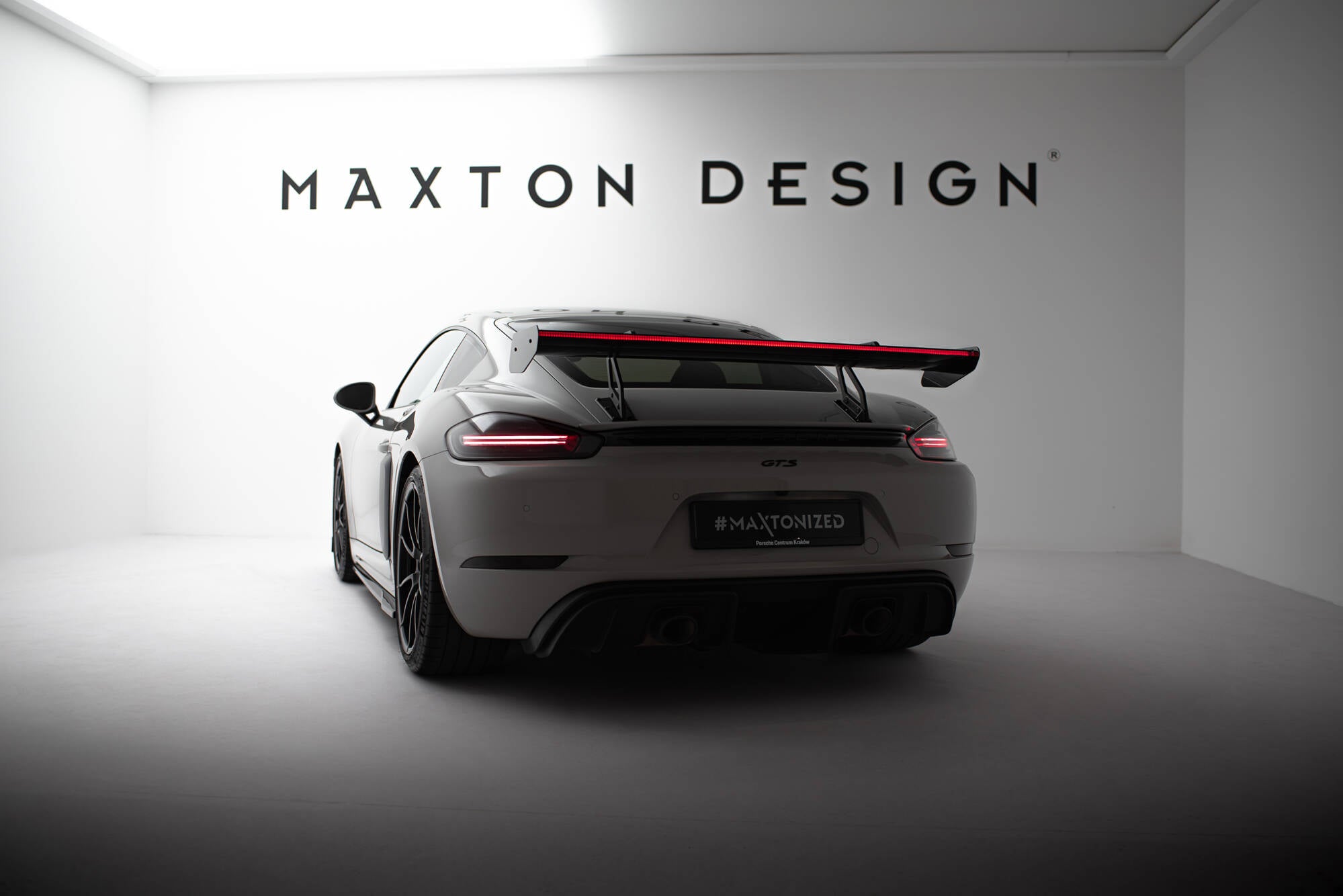 Maxton Design Carbon Spoiler With Upper Swan Mounting V.2 + LED Porsche 718 Cayman 982c für Porsche Cayman 982c