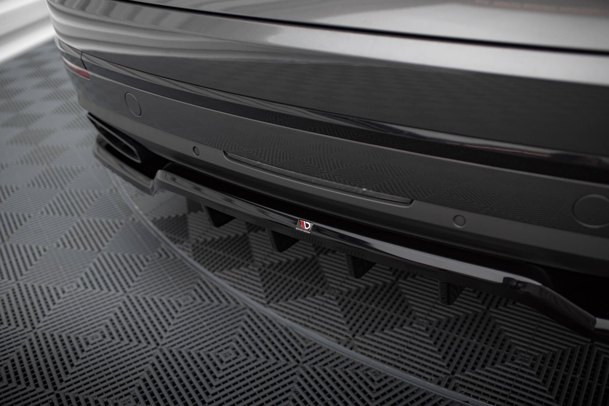 Maxton Design Street+ Mittlerer Diffusor RACE passend für Bentley Bentayga Mk1 schwarz Hochglanz