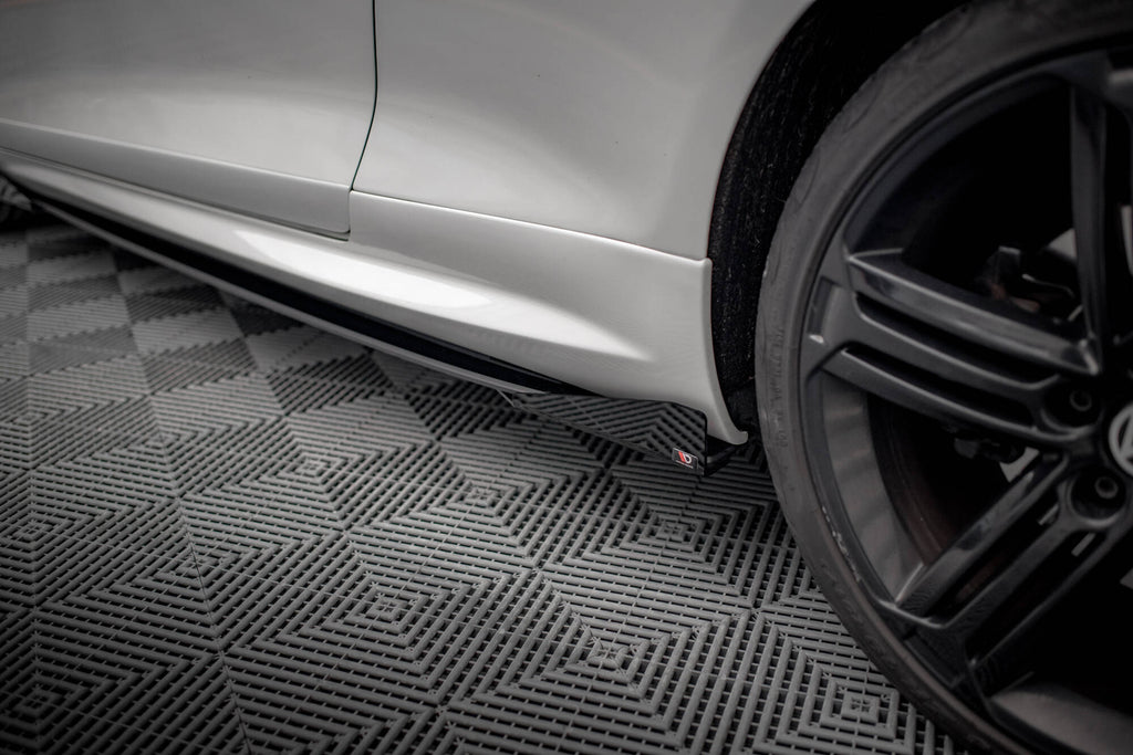 Maxton Design Street Pro Street+ Seitenschweller Leisten + Flaps passend für VW Scirocco R Mk3 / Mk3 Facelift schwarz Hochglanz