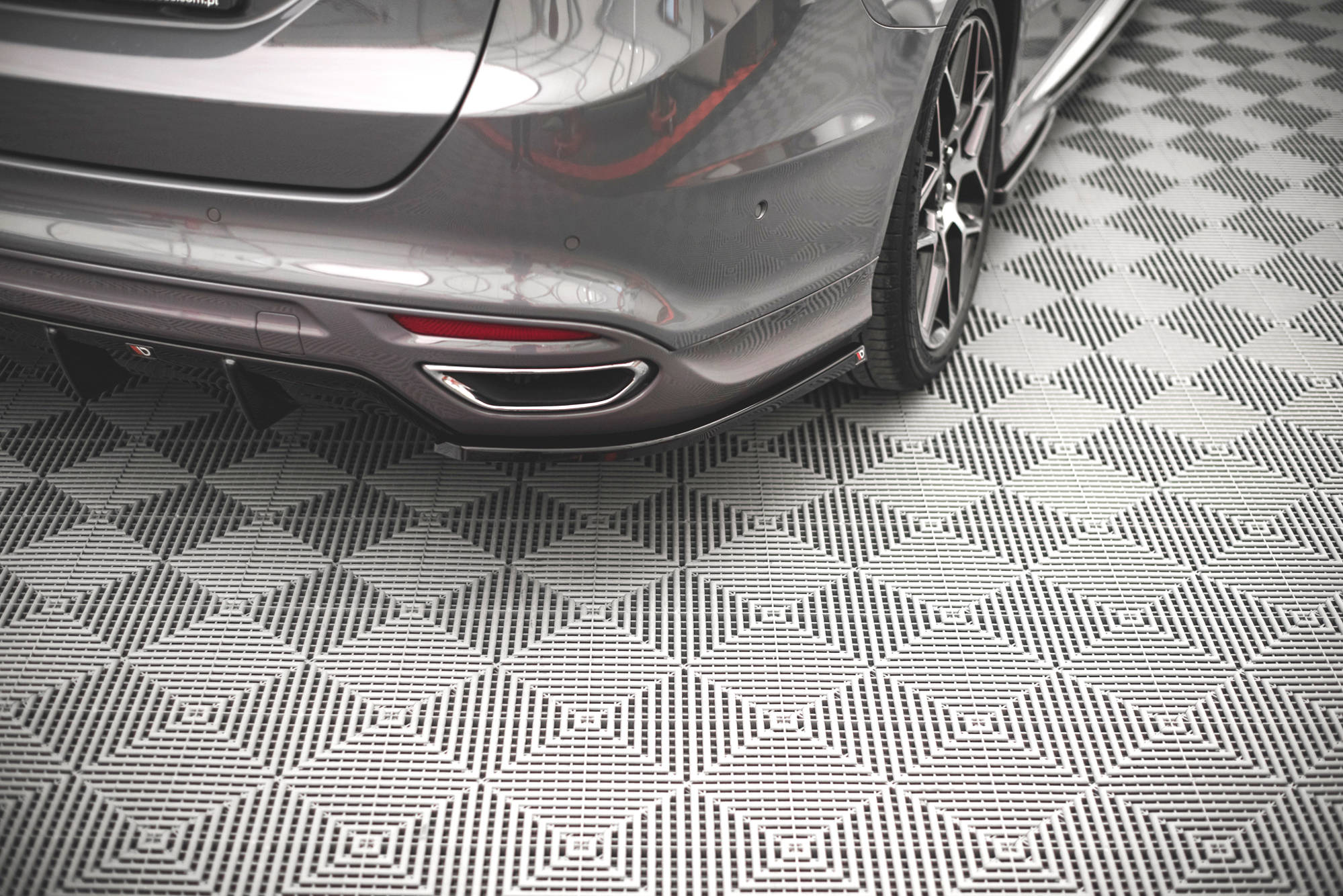 Maxton Design Heck Ansatz Flaps Diffusor V.2 passend für Ford Mondeo ST-Line Mk5 Facelift schwarz Hochglanz