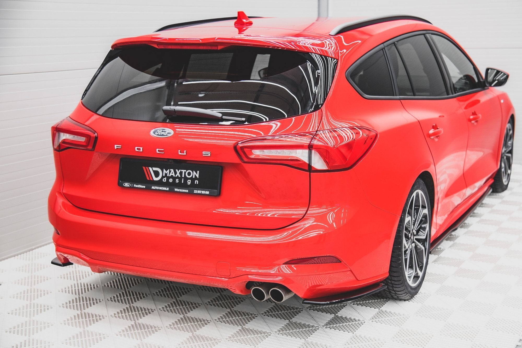 Maxton Design Heck Ansatz Flaps Diffusor V.1 passend für Ford Focus ST-Line Kombi Mk4 schwarz Hochglanz