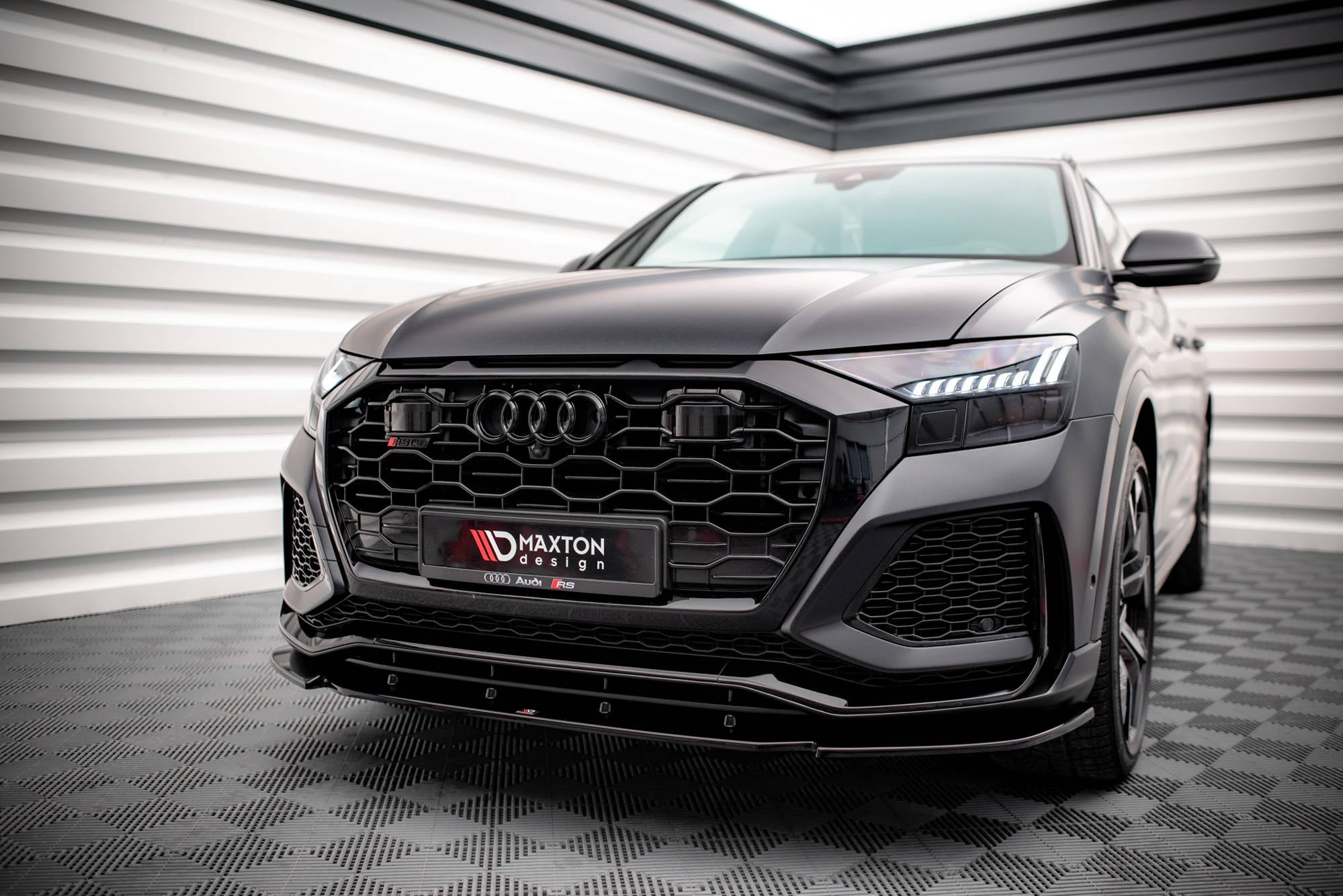 Maxton Design Street+ Spoilerlippe Front Ansatz V.1 passend für Audi RSQ8 Mk1 schwarz Hochglanz