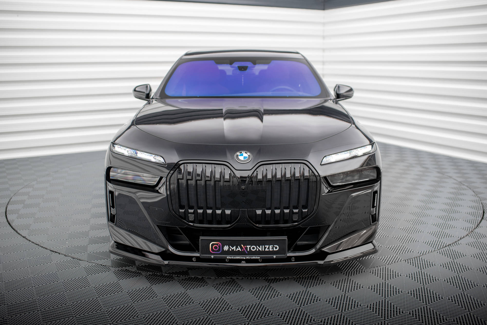 Maxton Design Street+ Spoilerlippe Front Ansatz V.1 passend für BMW 7 M-Paket / M760e / i7 M-Paket G70 schwarz Hochglanz
