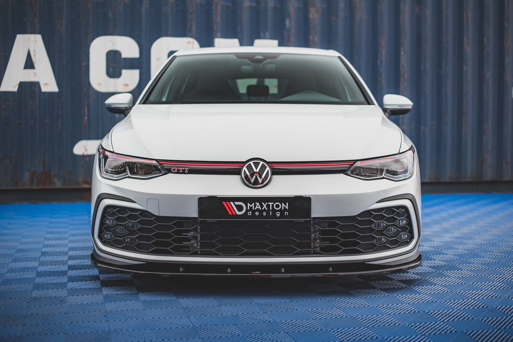 Maxton Design Street+ Spoilerlippe Front Ansatz passend für VW Golf GTI / GTE / GTD / R-Line Mk8 schwarz Hochglanz