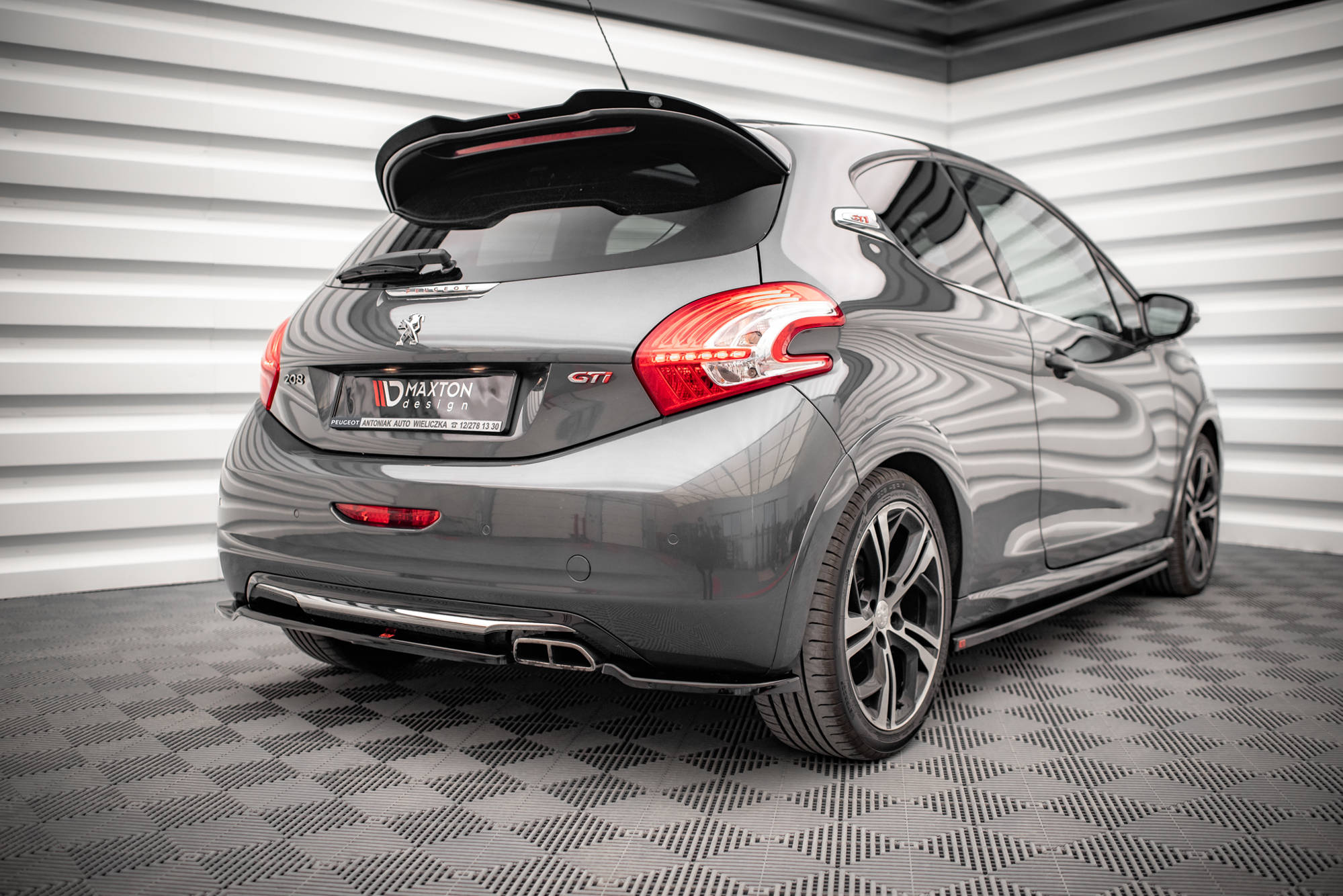 Maxton Design Heck Ansatz Flaps Diffusor passend für Peugeot 208 GTi Mk1 schwarz Hochglanz