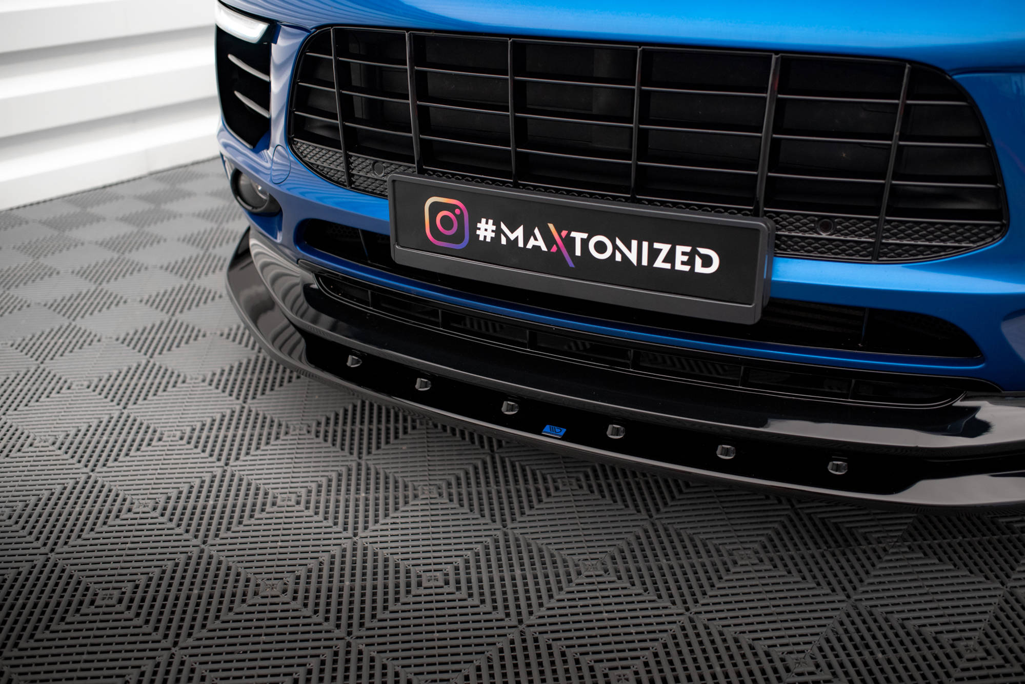 Maxton Design Street+ Spoilerlippe Front Ansatz V.1 passend für Porsche Macan Mk1 schwarz Hochglanz