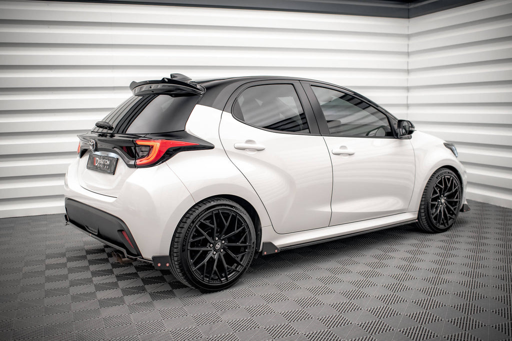 Maxton Design Street+ Seitenschweller Leisten passend für V.1 + Flaps passend für Toyota Yaris Mk4