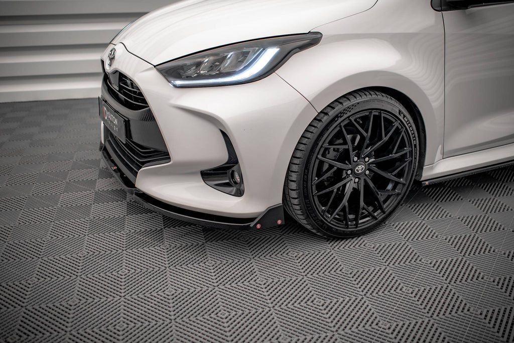 Maxton Design Street+ Spoilerlippe Front Ansatz V.1 + Flaps passend für Toyota Yaris Mk4