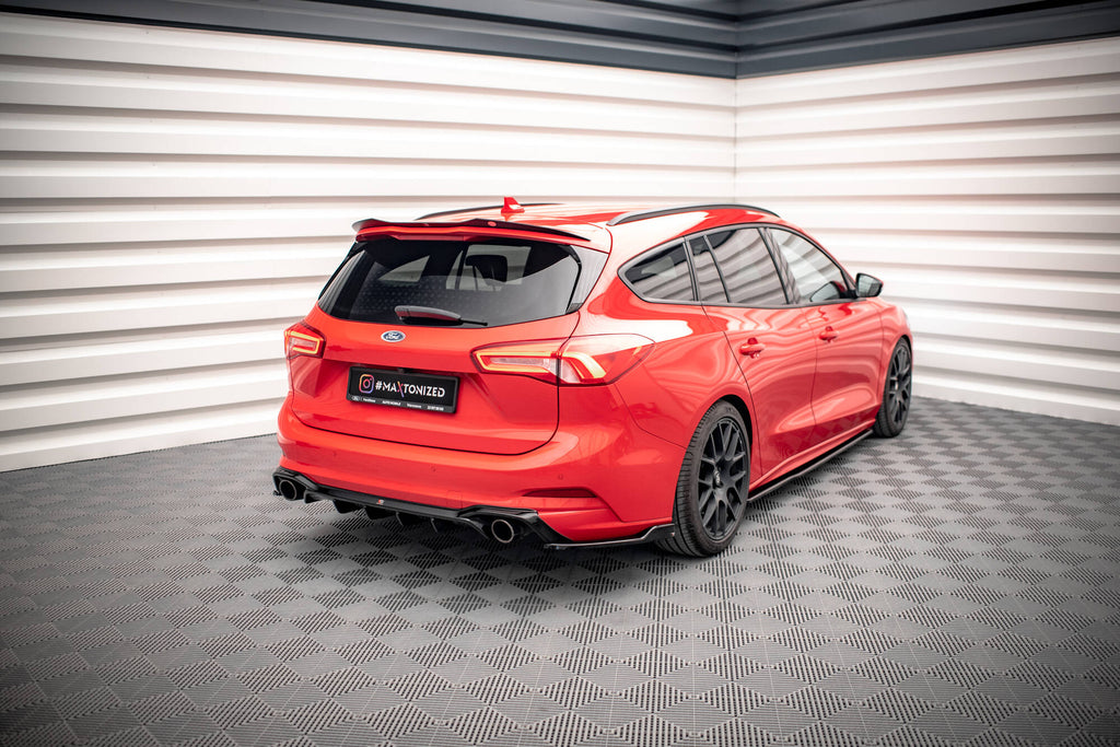 Maxton Design Heck Ansatz Flaps Diffusor V.8 passend für Ford Focus Kombi ST Mk4 schwarz Hochglanz