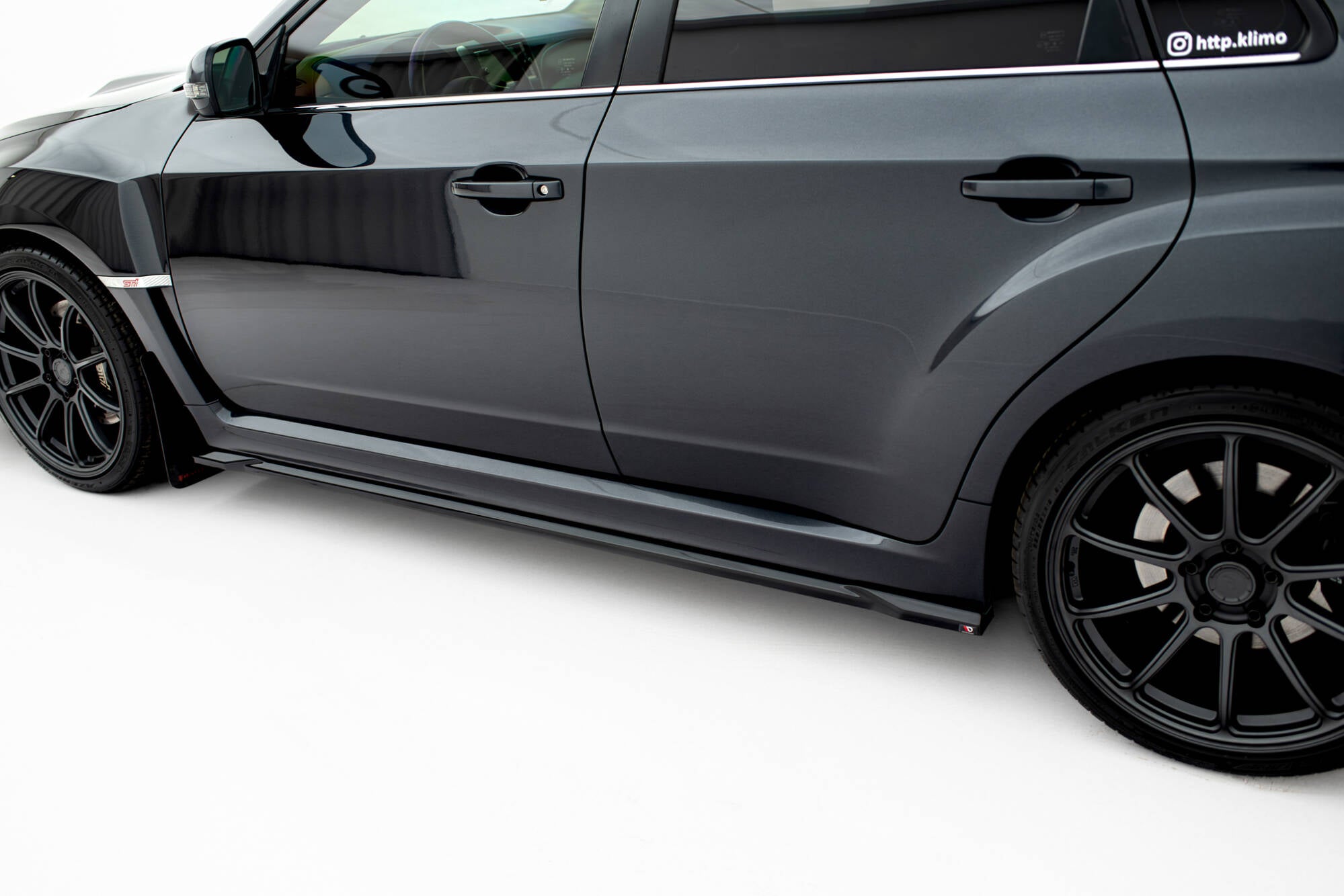 Maxton Design Street+ Seitenschweller Leisten V.2 passend für Subaru Impreza WRX STI Mk3 Facelift schwarz Hochglanz