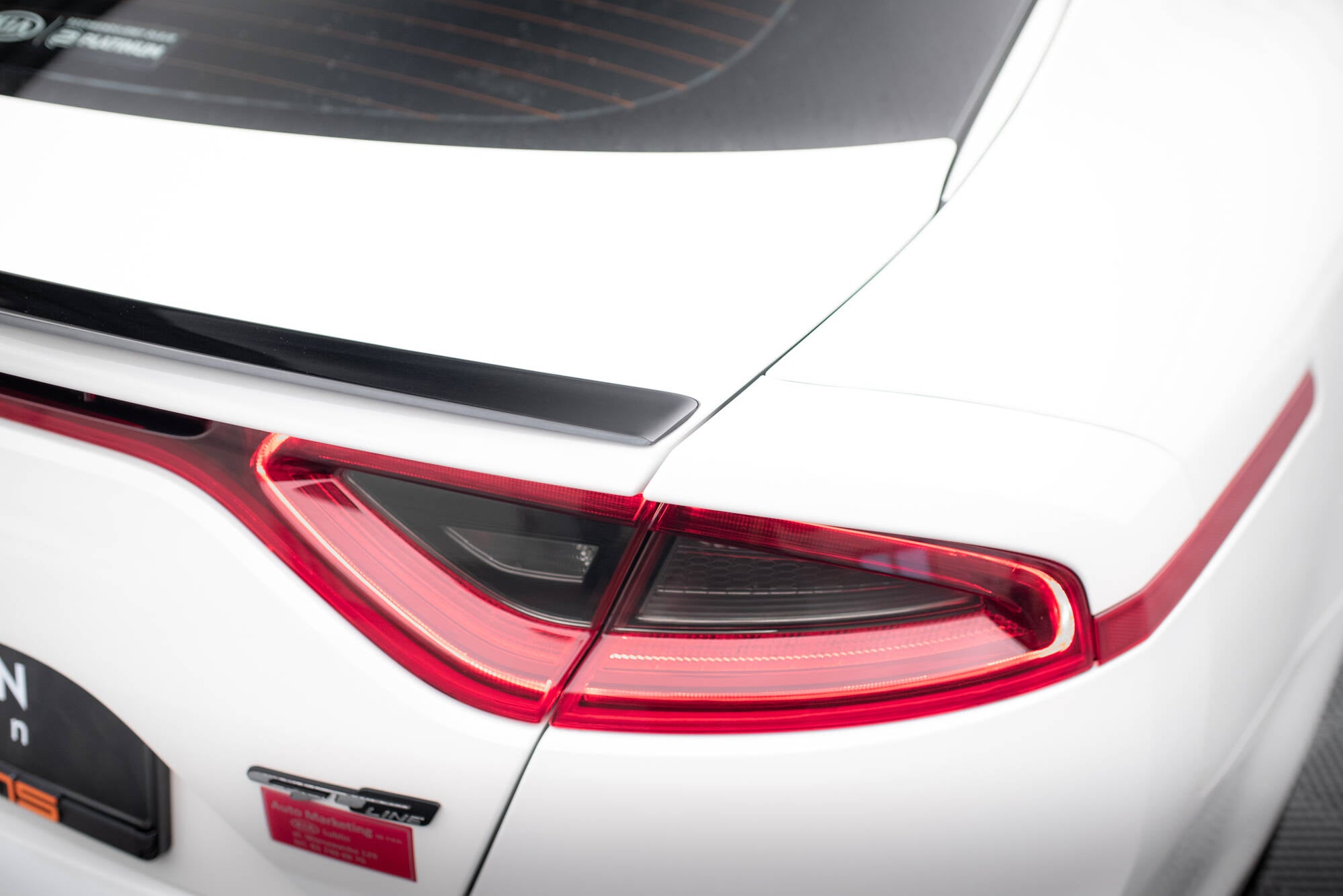 Maxton Design Spoiler CAP passend für Kia Stinger GT / GT-Line / Standard Mk1 schwarz Hochglanz
