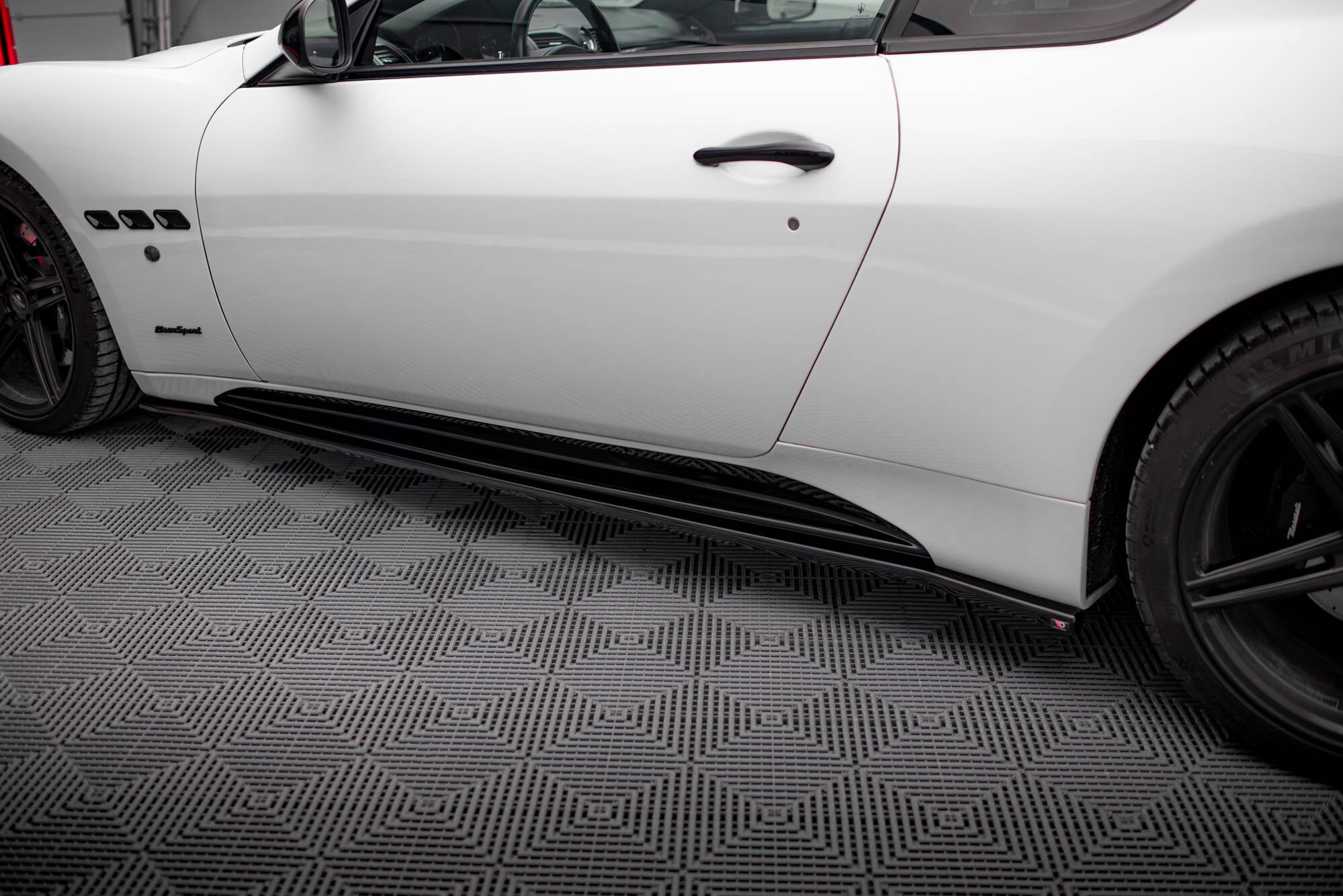 Maxton Design Street+ Seitenschweller Leisten passend für Maserati Granturismo S Mk1 schwarz Hochglanz