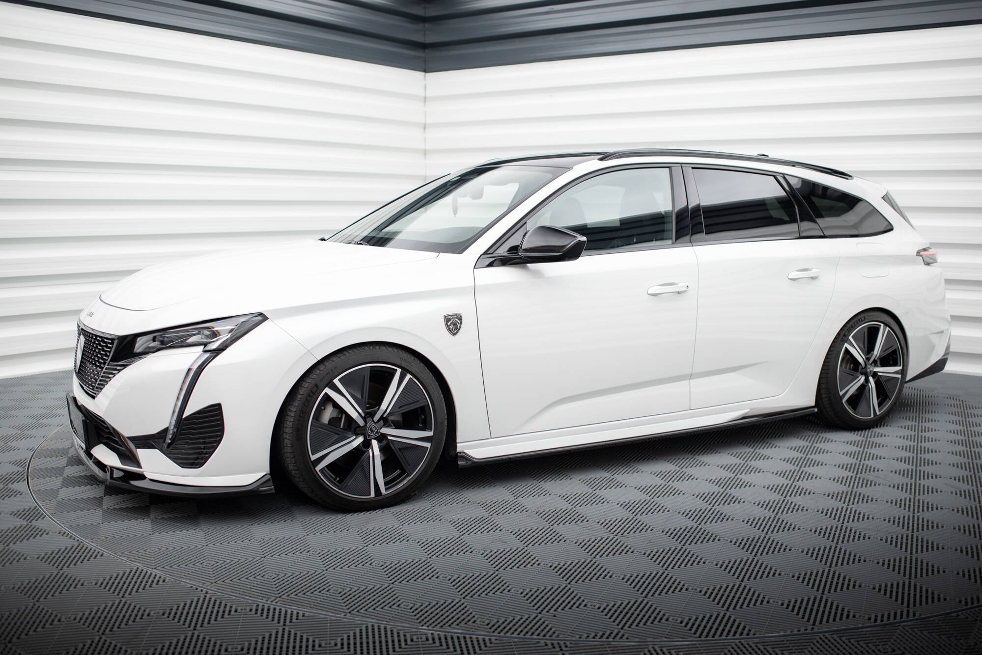 Maxton Design Street+ Seitenschweller Leisten passend für Peugeot 308 GT SW Mk3 schwarz Hochglanz